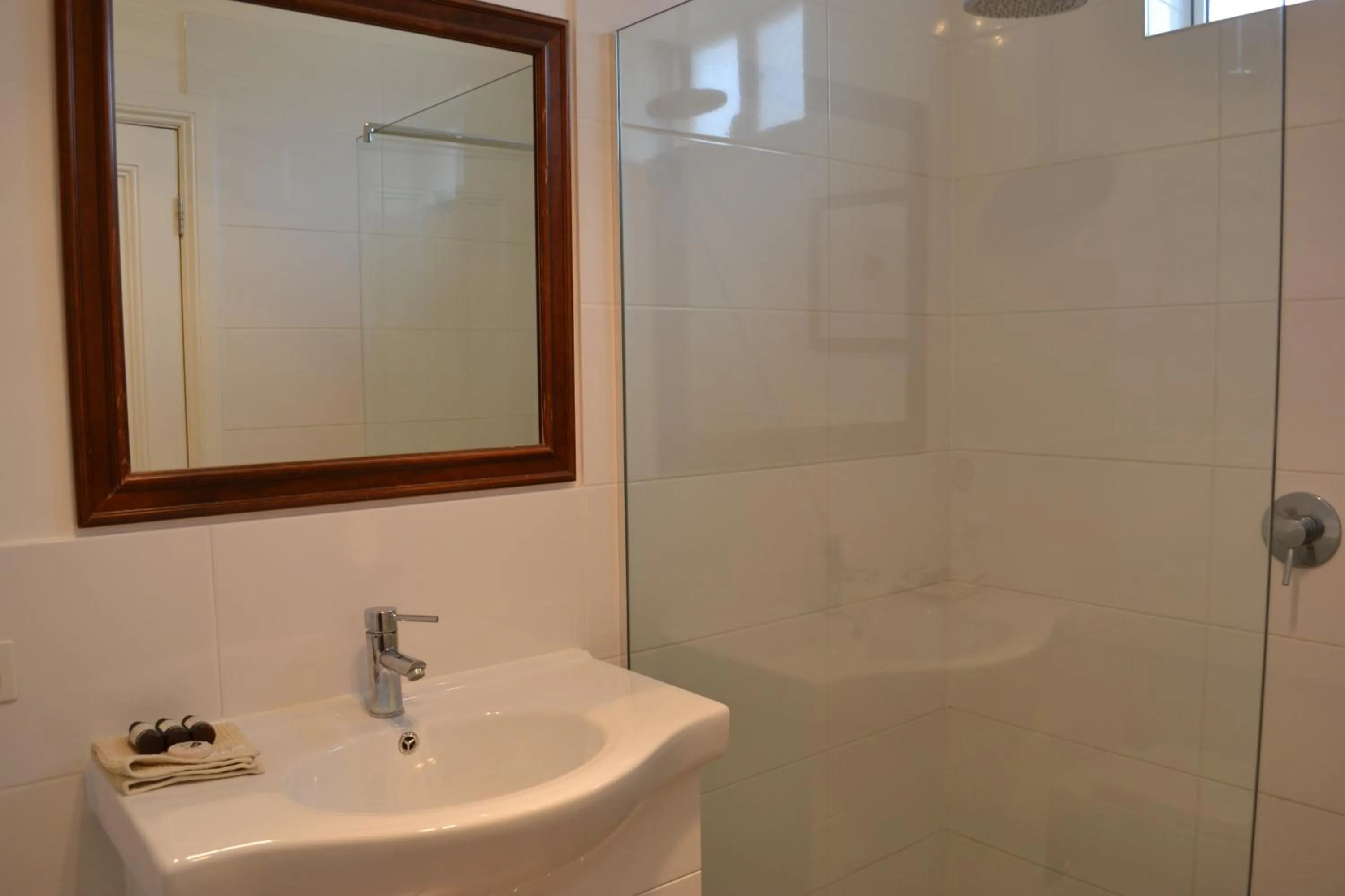 Shower in Robe House Heritage Accommodation