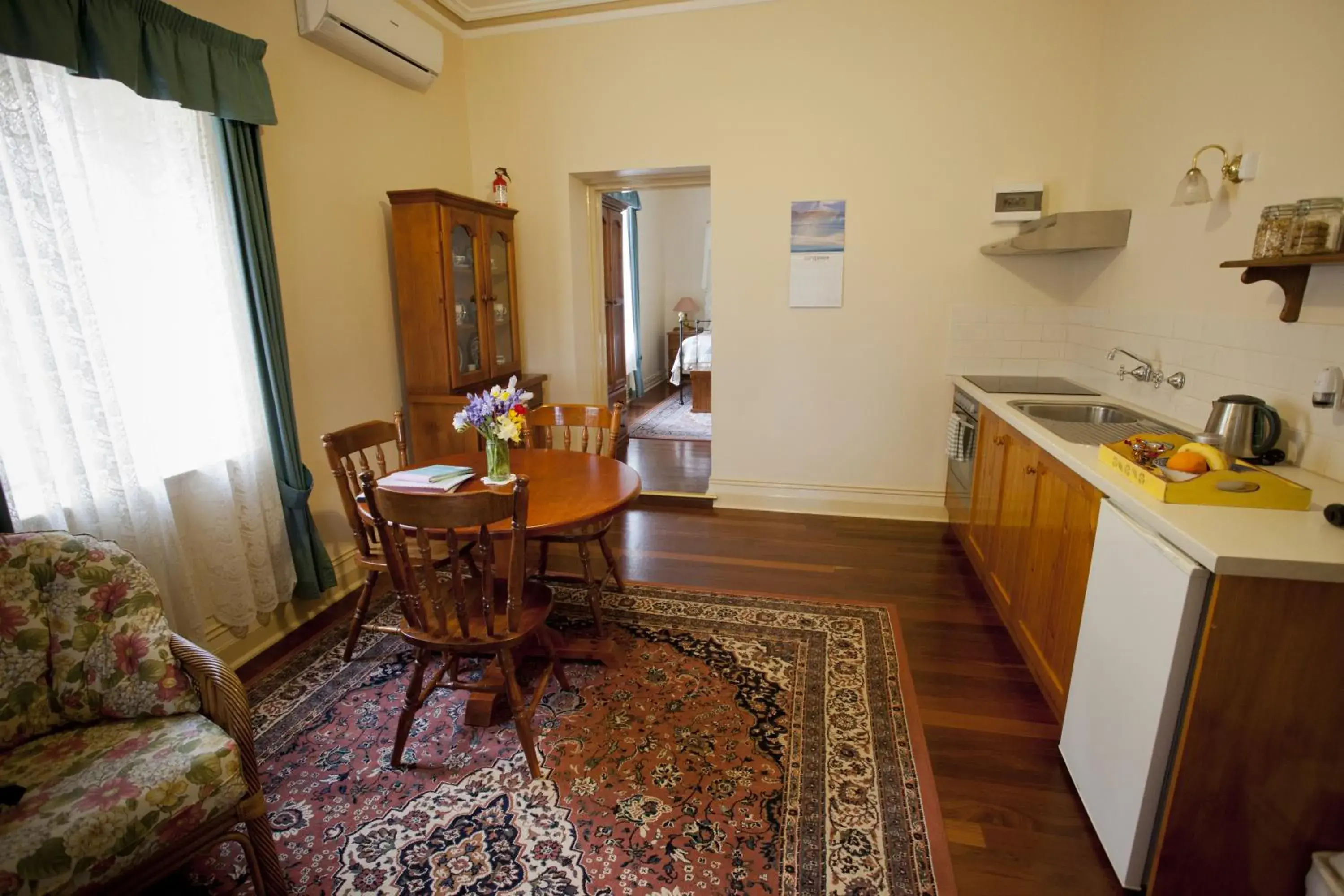 Studio Apartment A in Robe House Heritage Accommodation Studio Apartment A in Robe House Heritage Accommodation