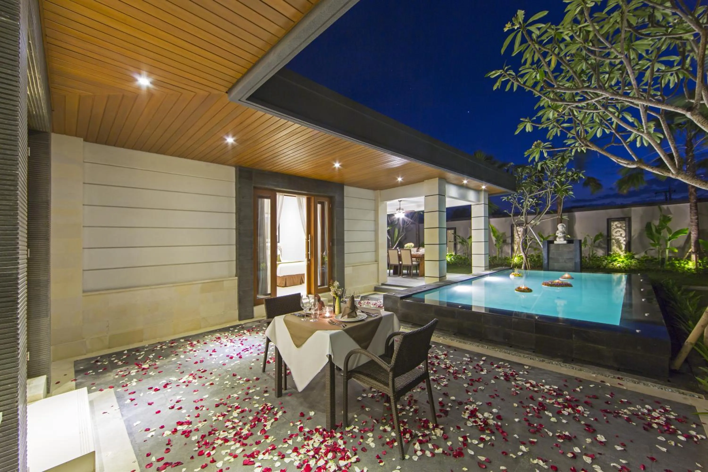Dining area in The Banyumas Suite Villa Legian