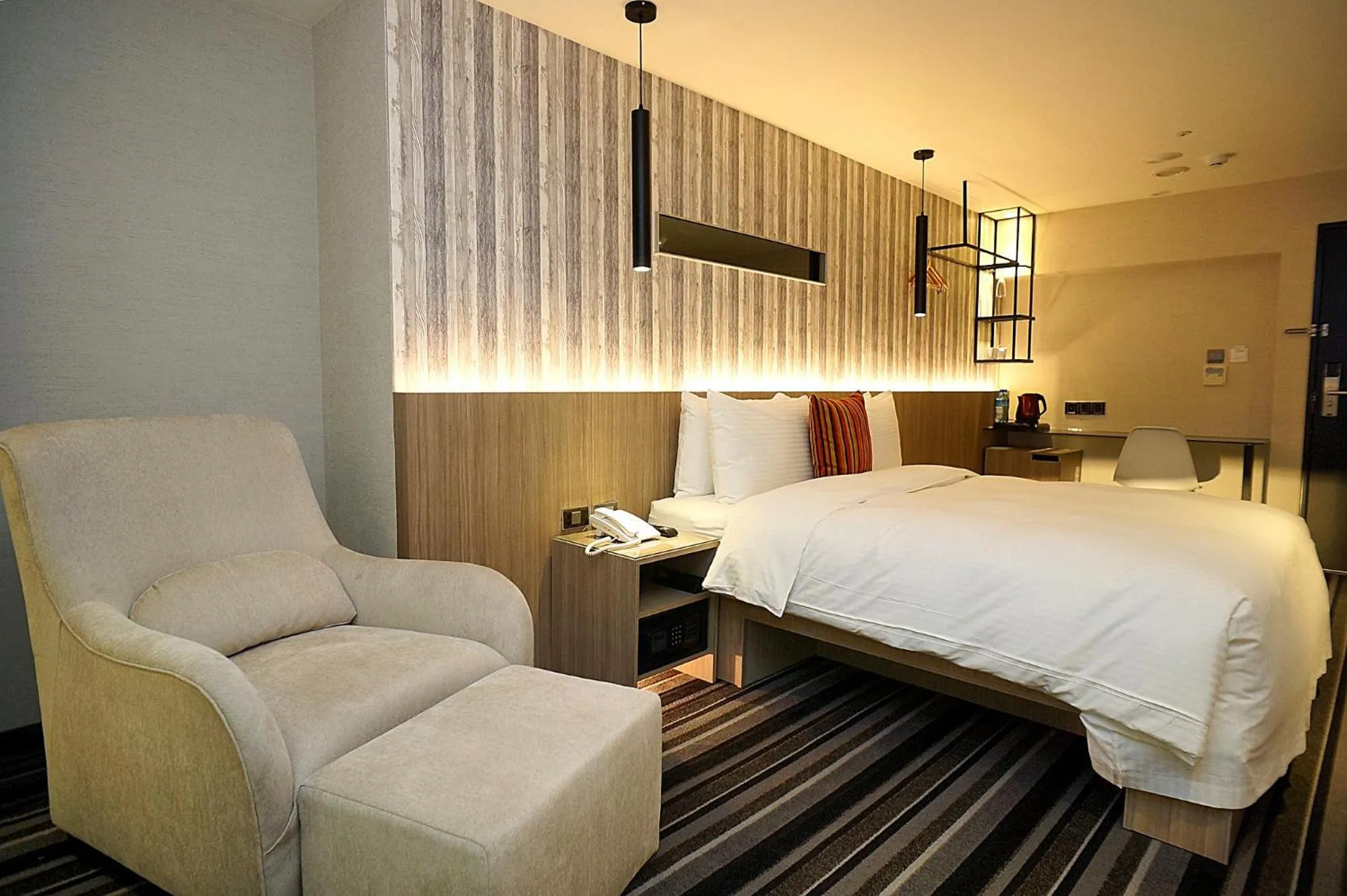 Photo of the whole room, Bed in Via Hotel - Zhongxiao