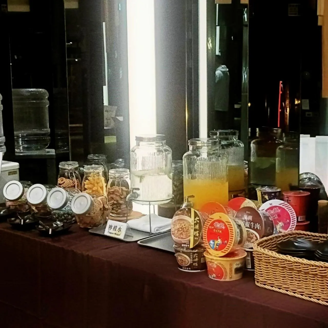 Food and drinks in Via Hotel - Zhongxiao