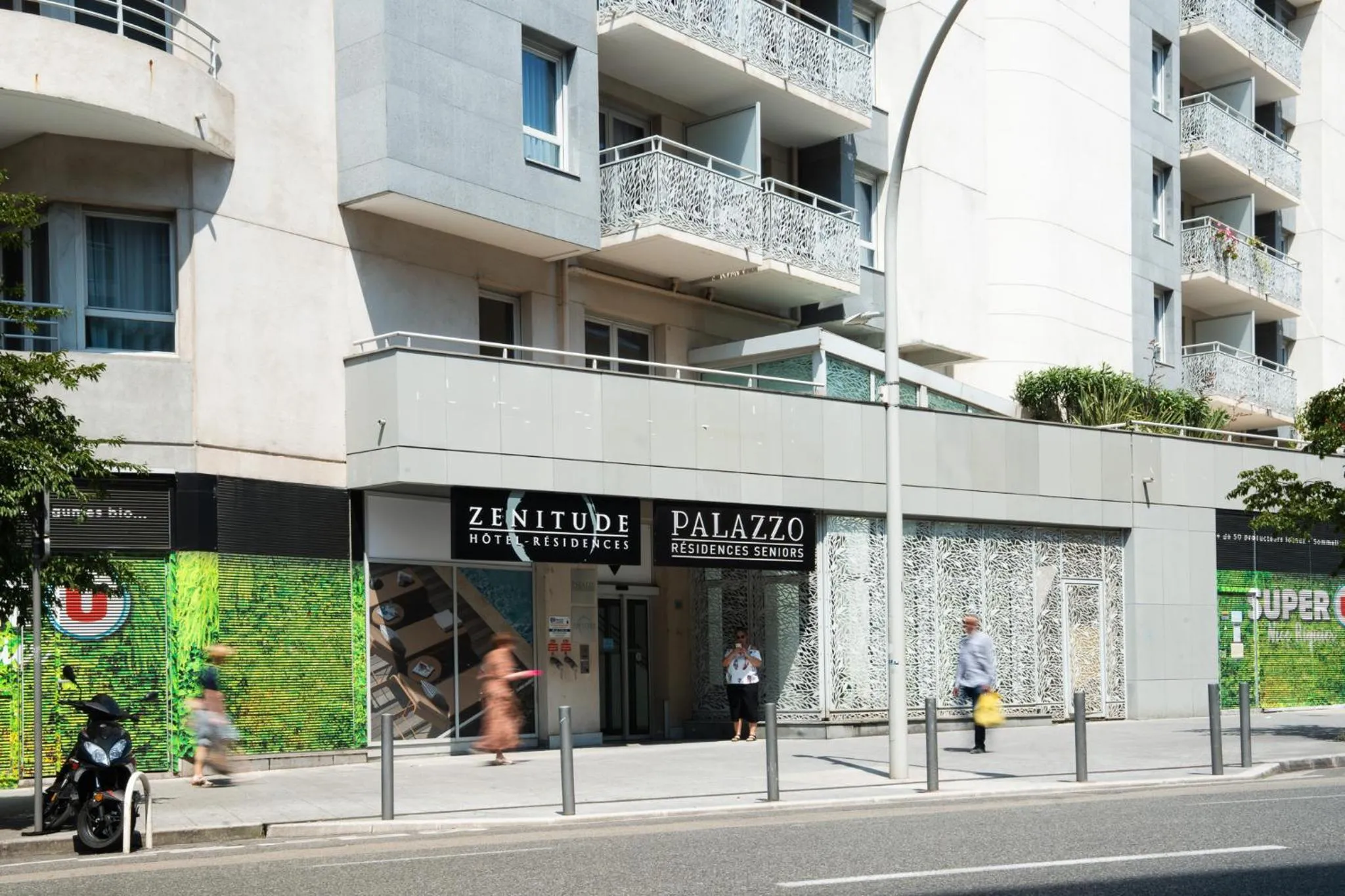 Facade/entrance in Zenitude Quality Aparthotel Nice