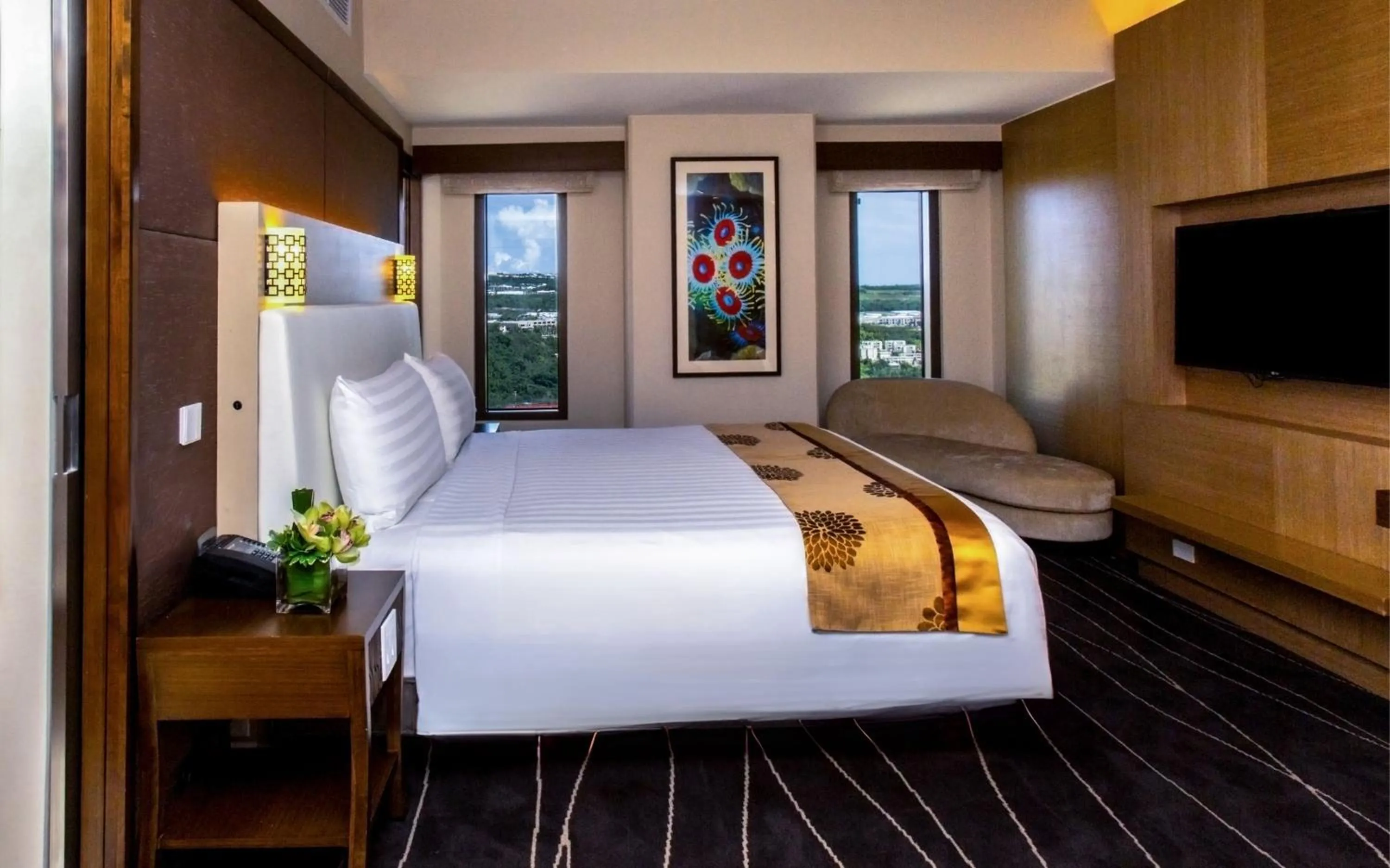 Bedroom, Bed in Dusit Thani Guam Resort