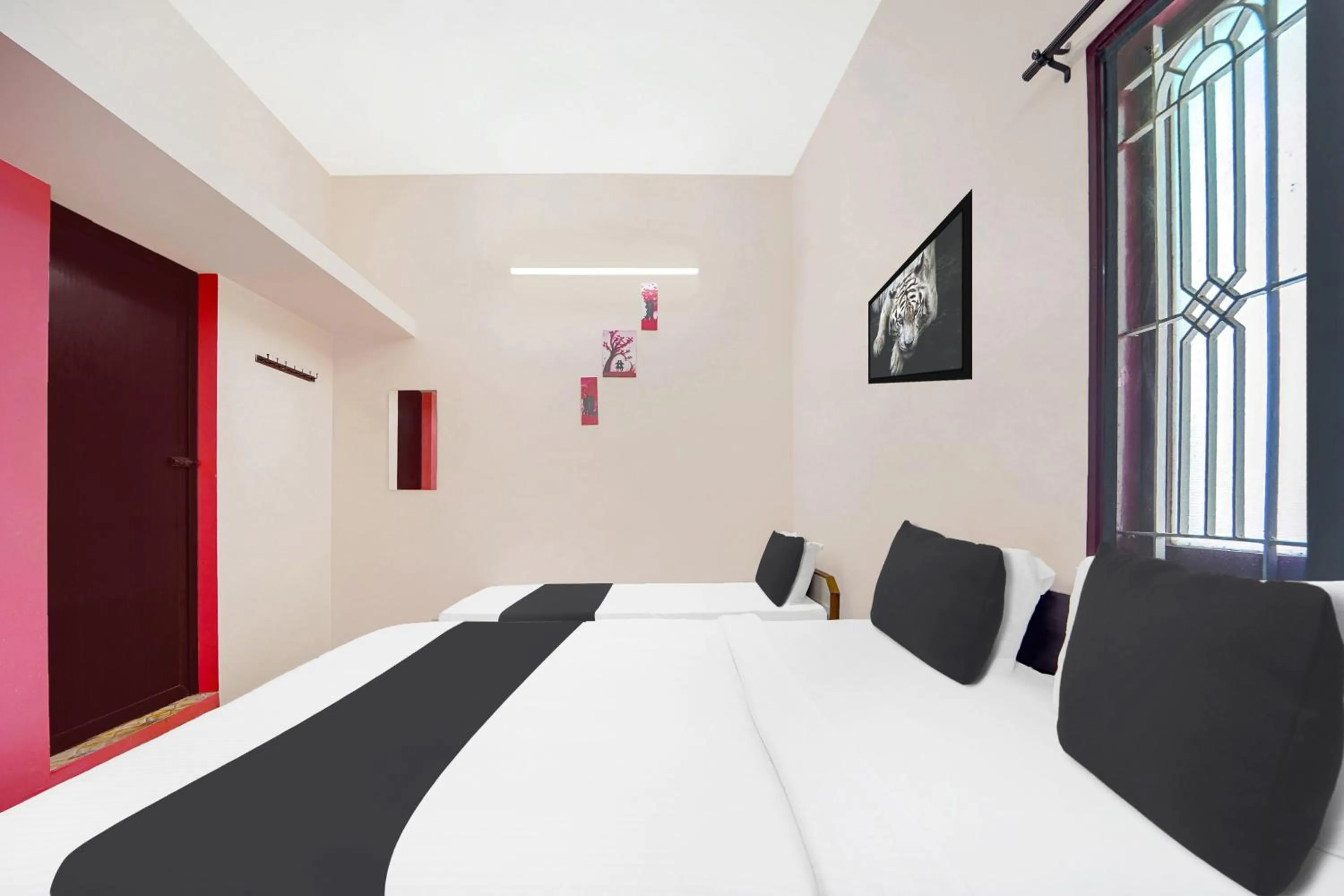Bedroom, Bed in Super Hotel O Ganapathy Athipalayam Pirivu Road