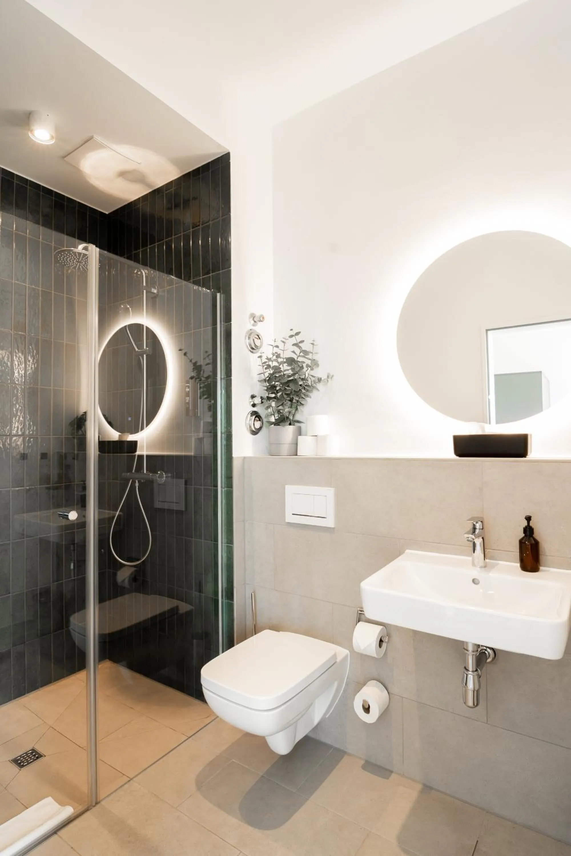 Shower in Homaris Apartments Winterhude