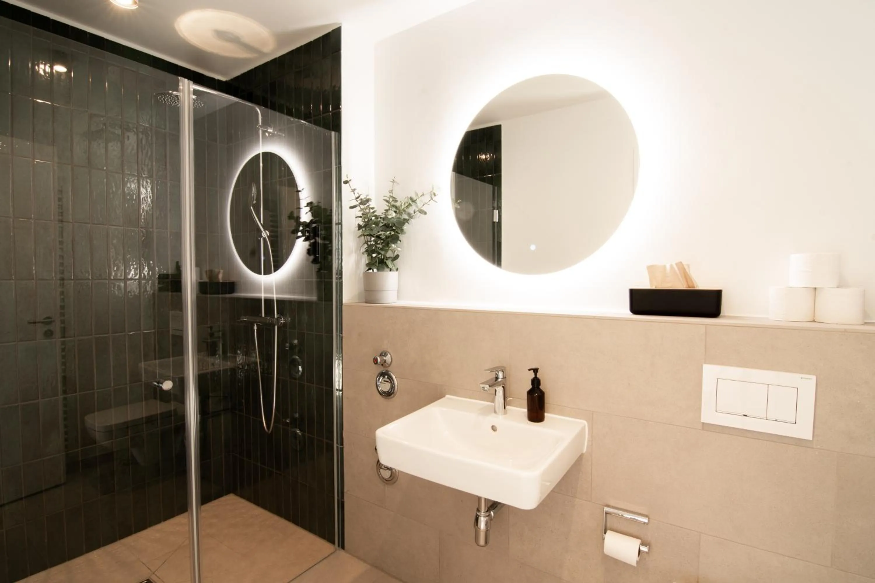 Shower in Homaris Apartments Winterhude