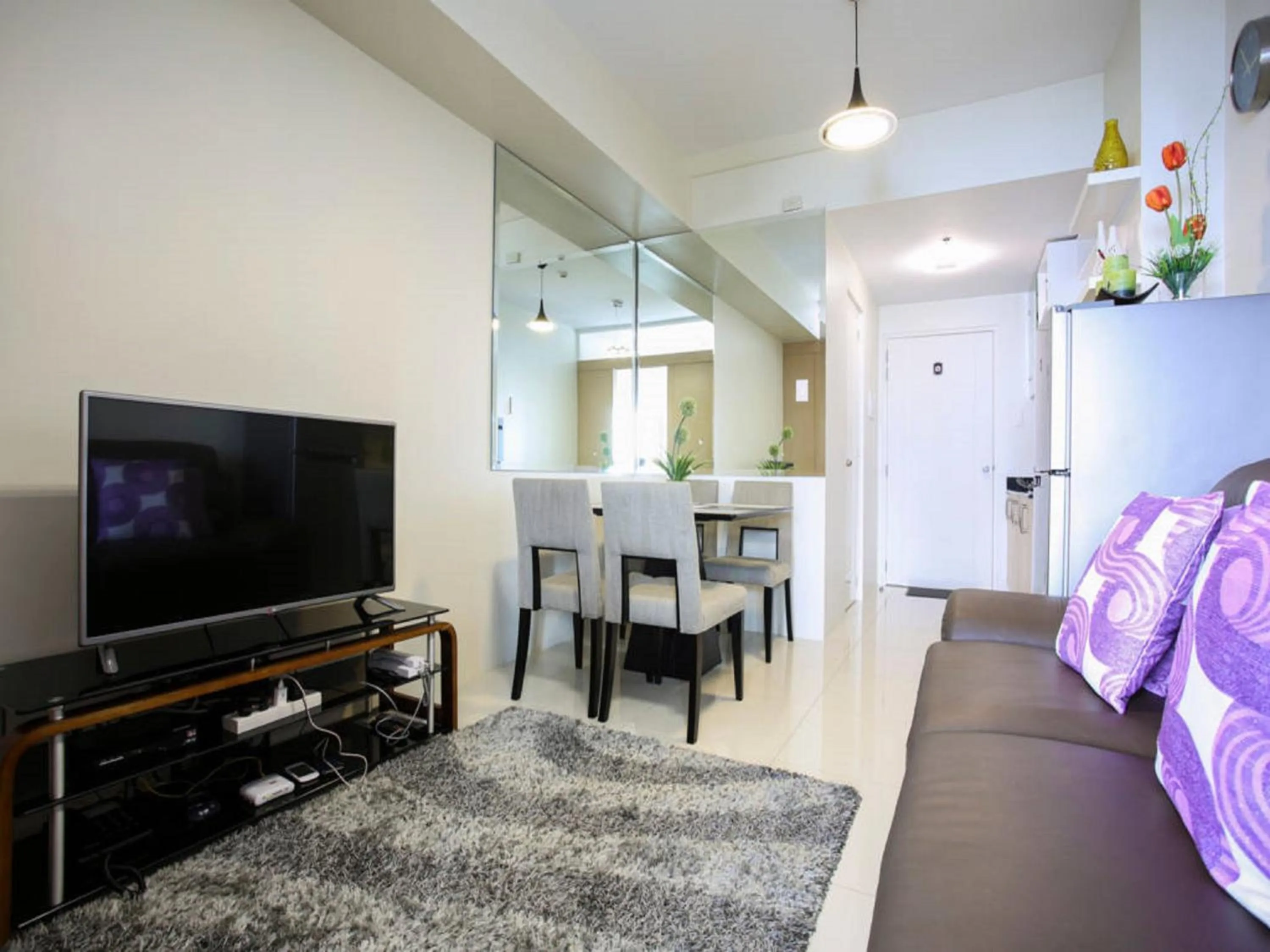 TV and multimedia in Blowing in the Wind - Lake View Apartments