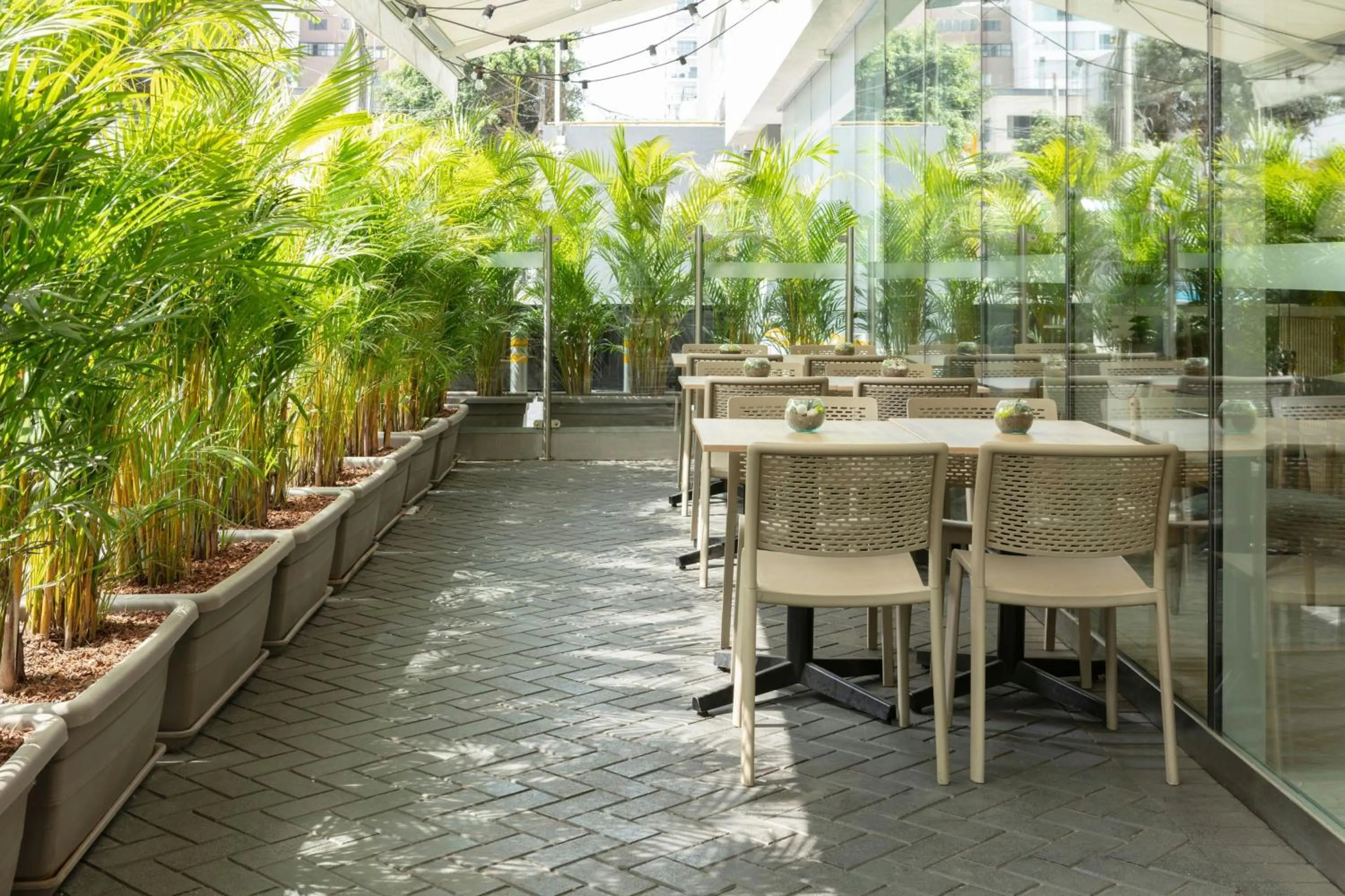 Restaurant/places to eat in Courtyard by Marriott Lima Miraflores