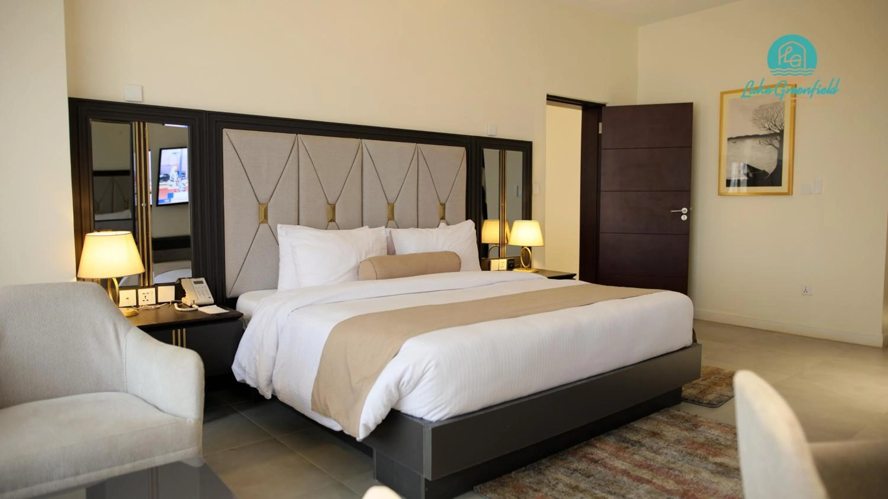 Bathroom, Bed in Lake Greenfield Hotel and Towers