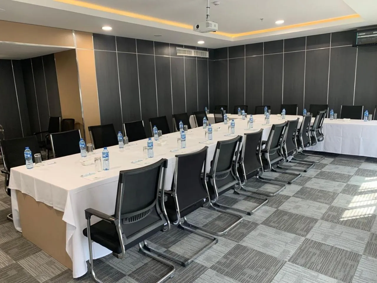 Meeting/conference room in Lake Greenfield Hotel and Towers
