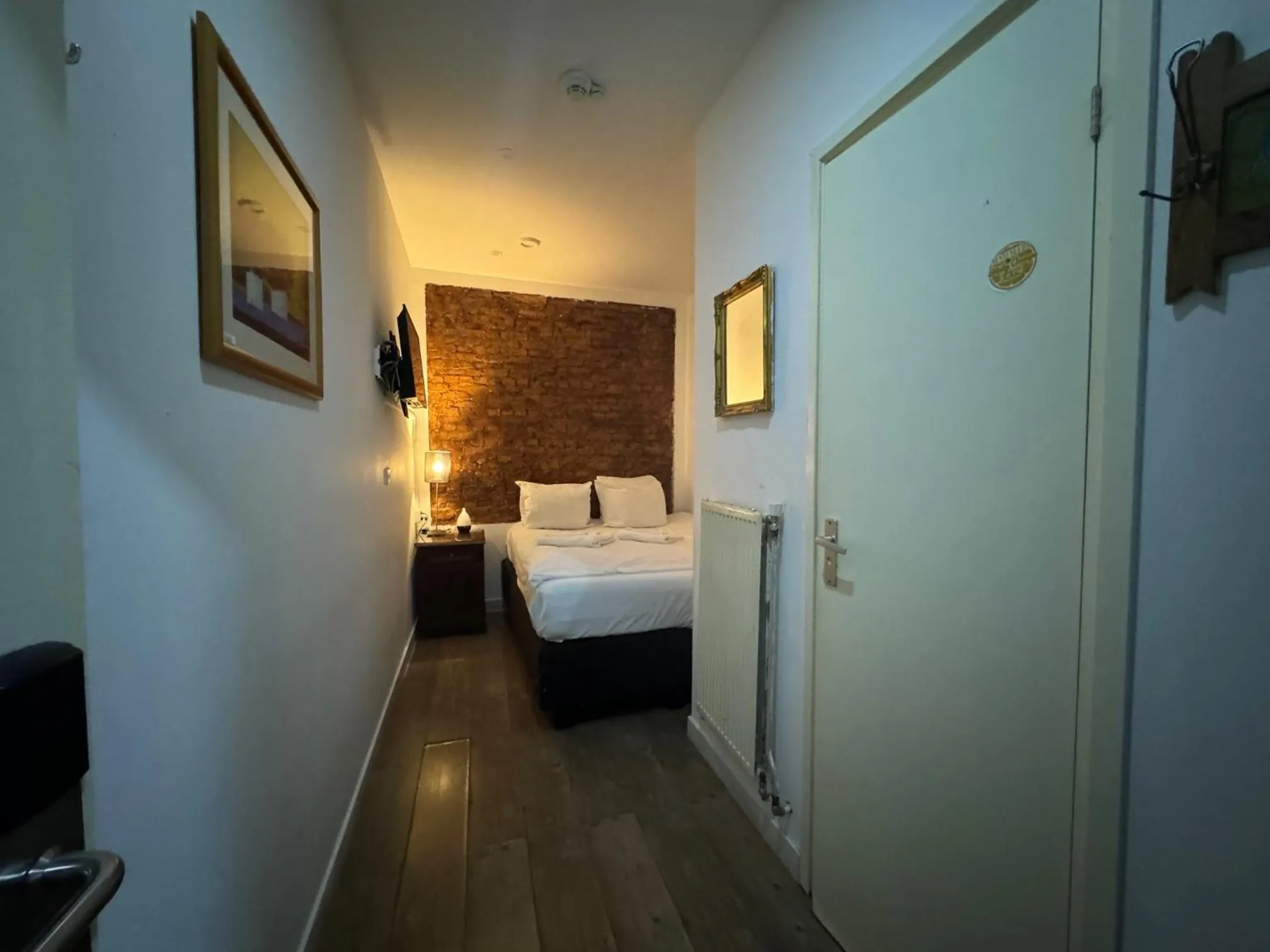 Bedroom, Bed in Hotel La Belle Vue