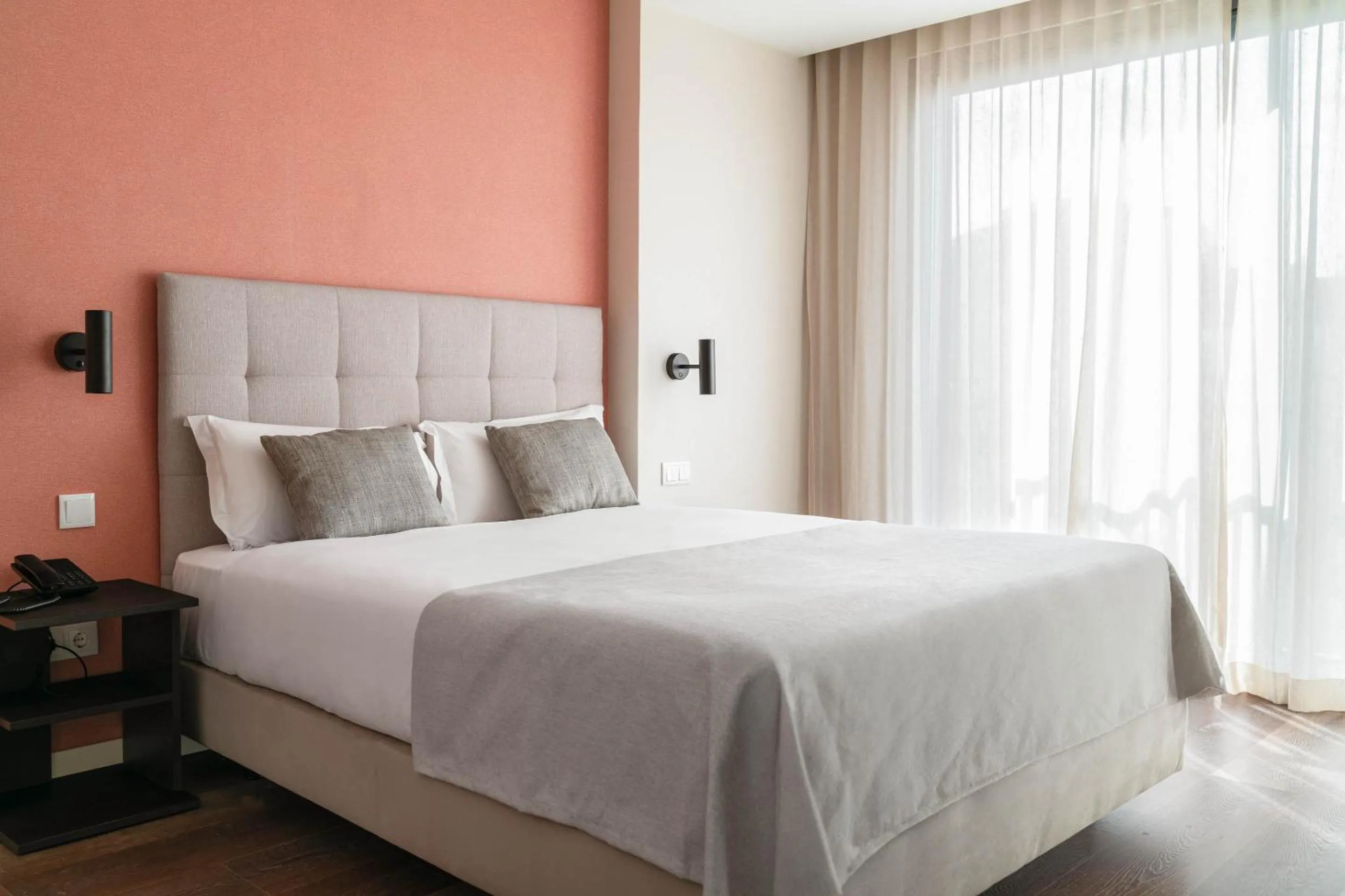 Bed in Limehome Lisbon Defensores de Chaves