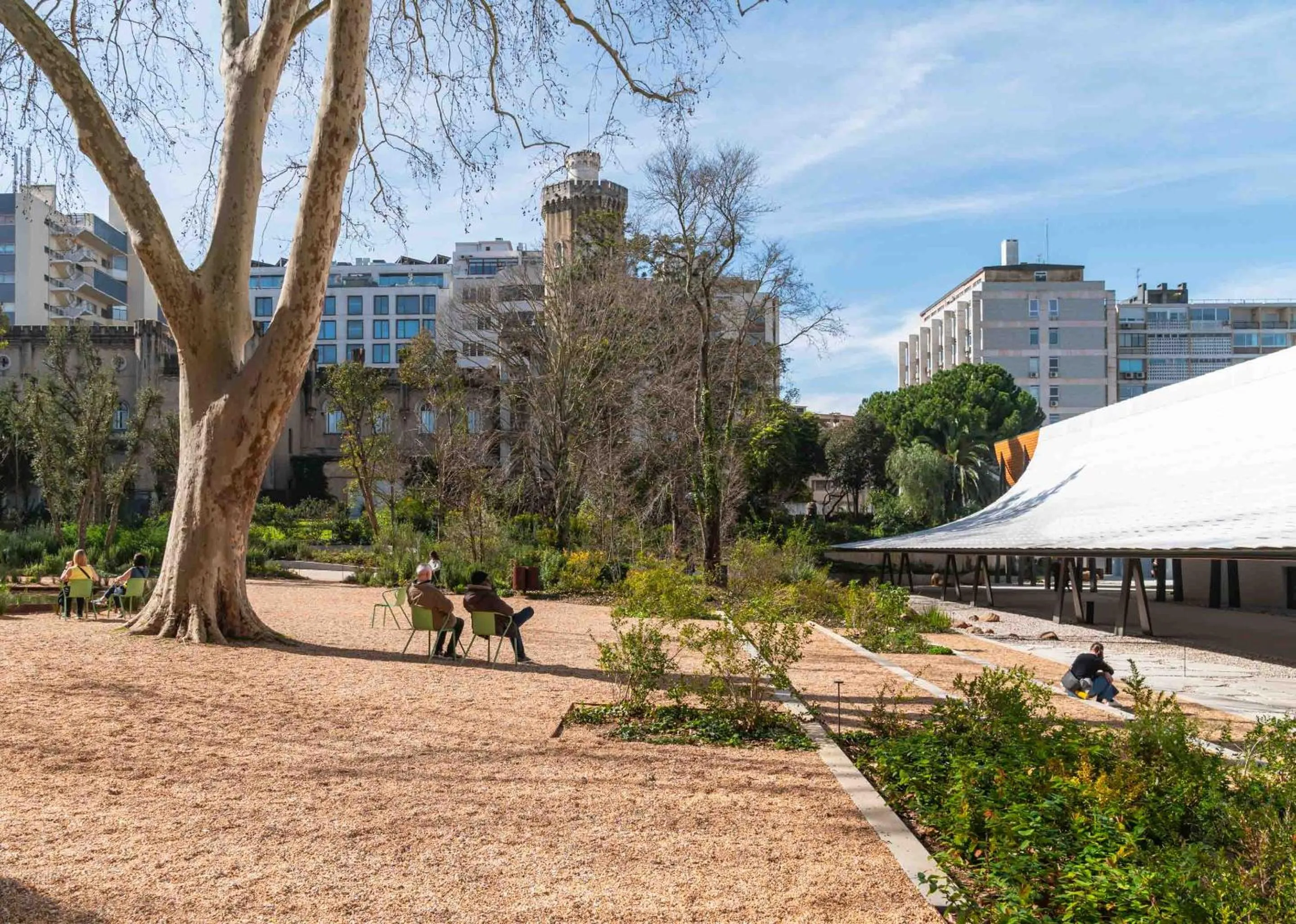 Neighbourhood in Limehome Lisbon Defensores de Chaves