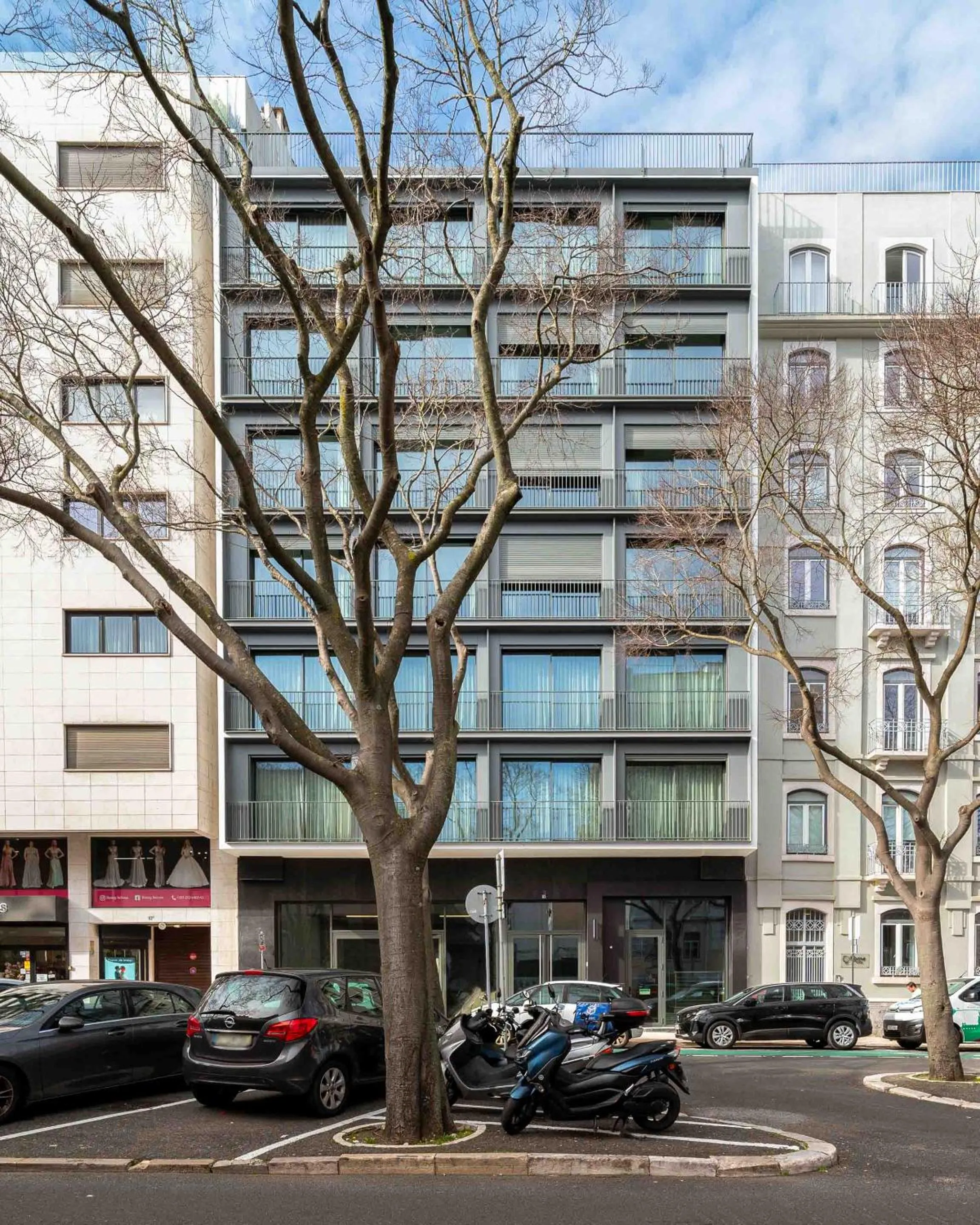 Property building in Limehome Lisbon Defensores de Chaves