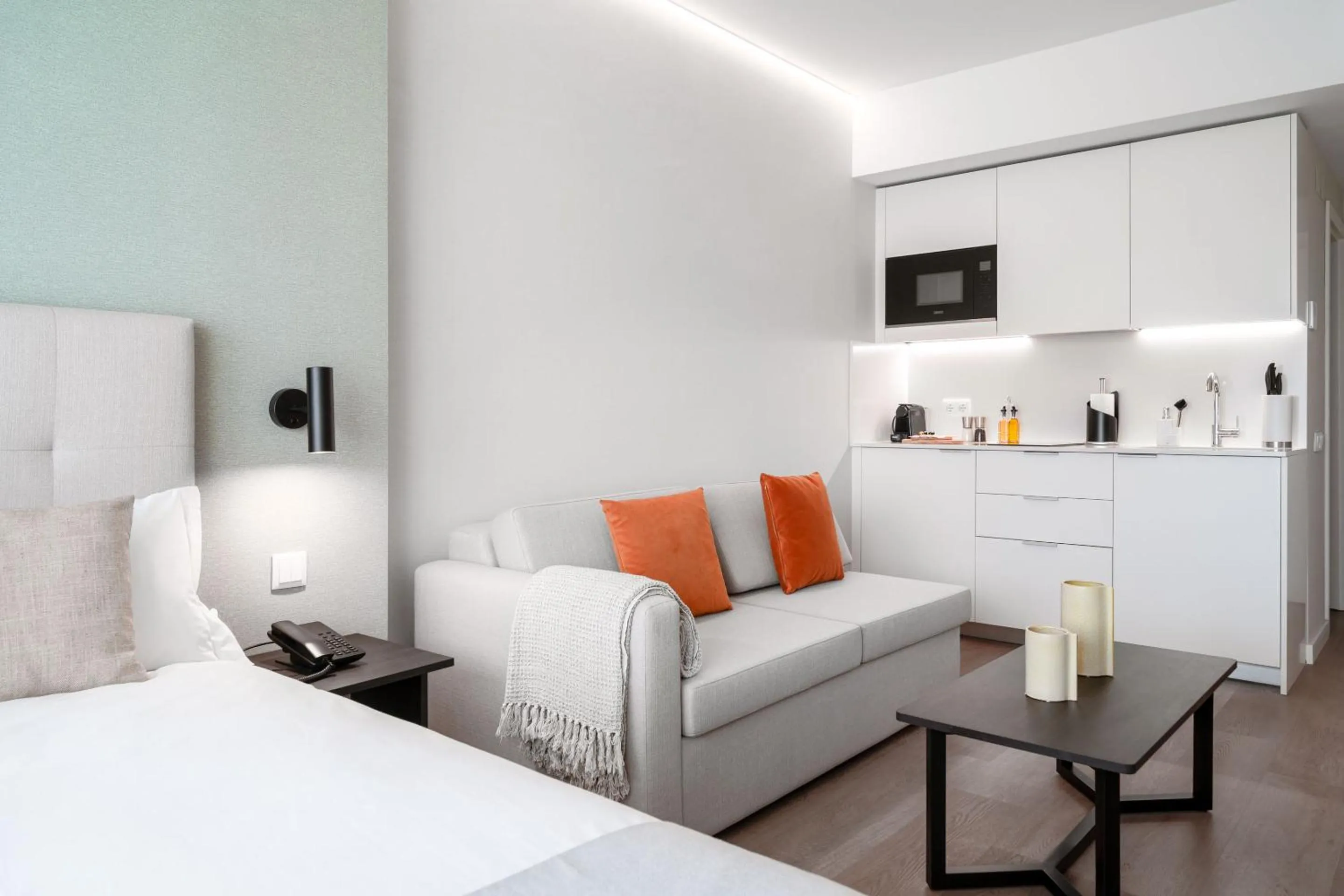 Bed in Limehome Lisbon Defensores de Chaves