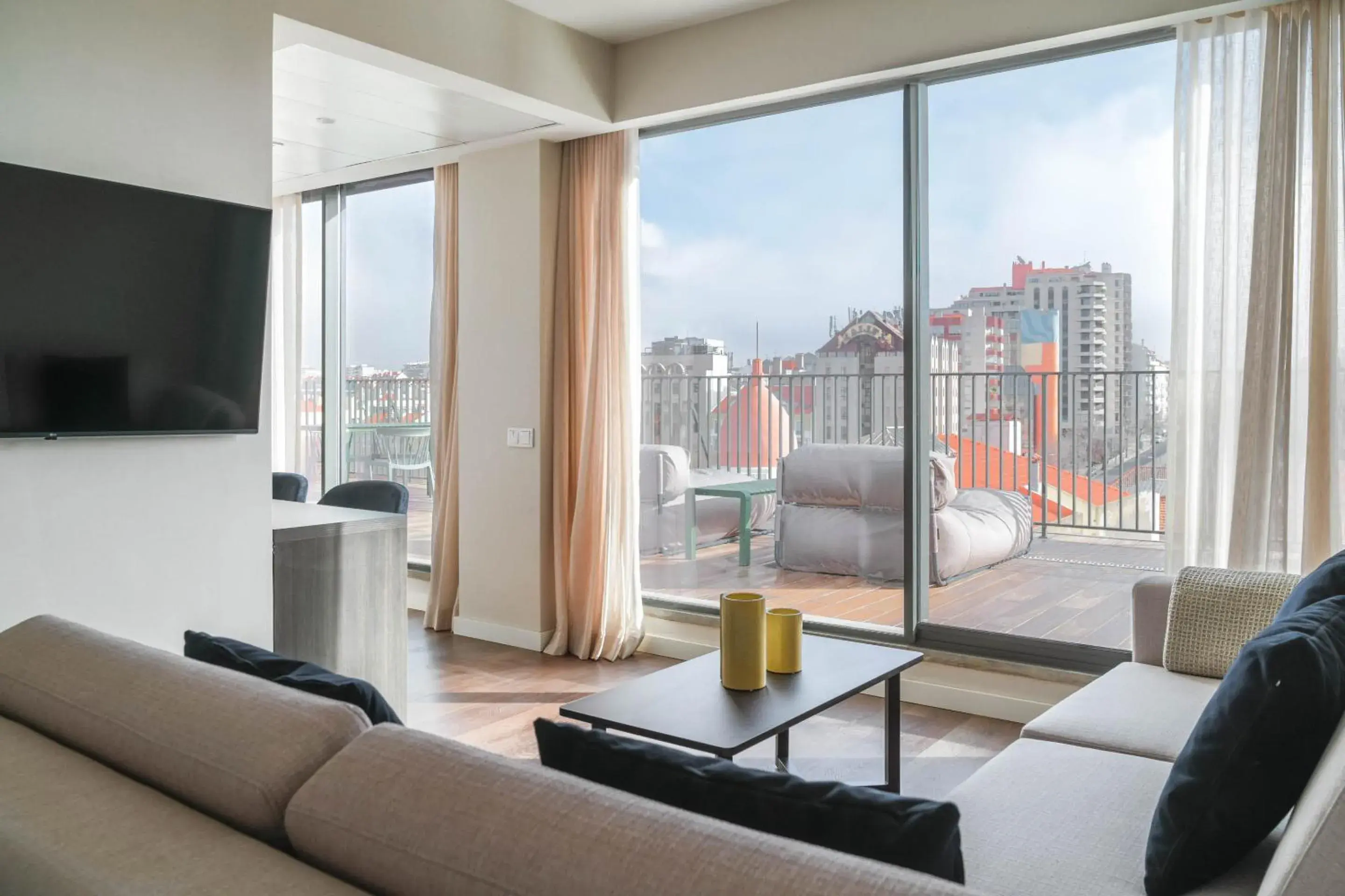 One-Bedroom Apartment with Private Terrace in Limehome Lisbon Defensores de Chaves One-Bedroom Apartment with Private Terrace in Limehome Lisbon Defensores de Chaves