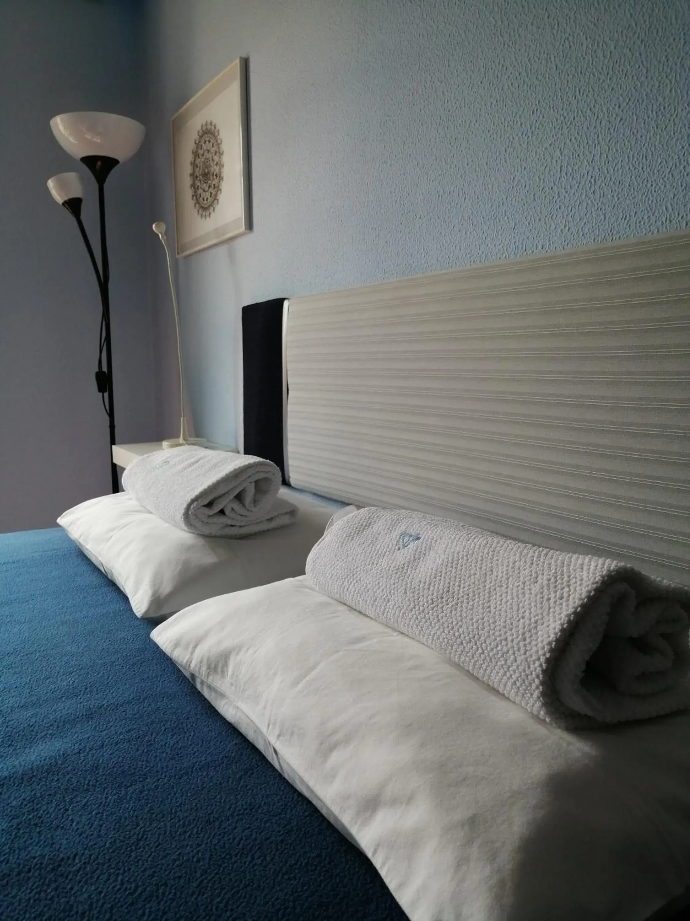 Double Room in Peniche Blue Wave Home Double Room in Peniche Blue Wave Home