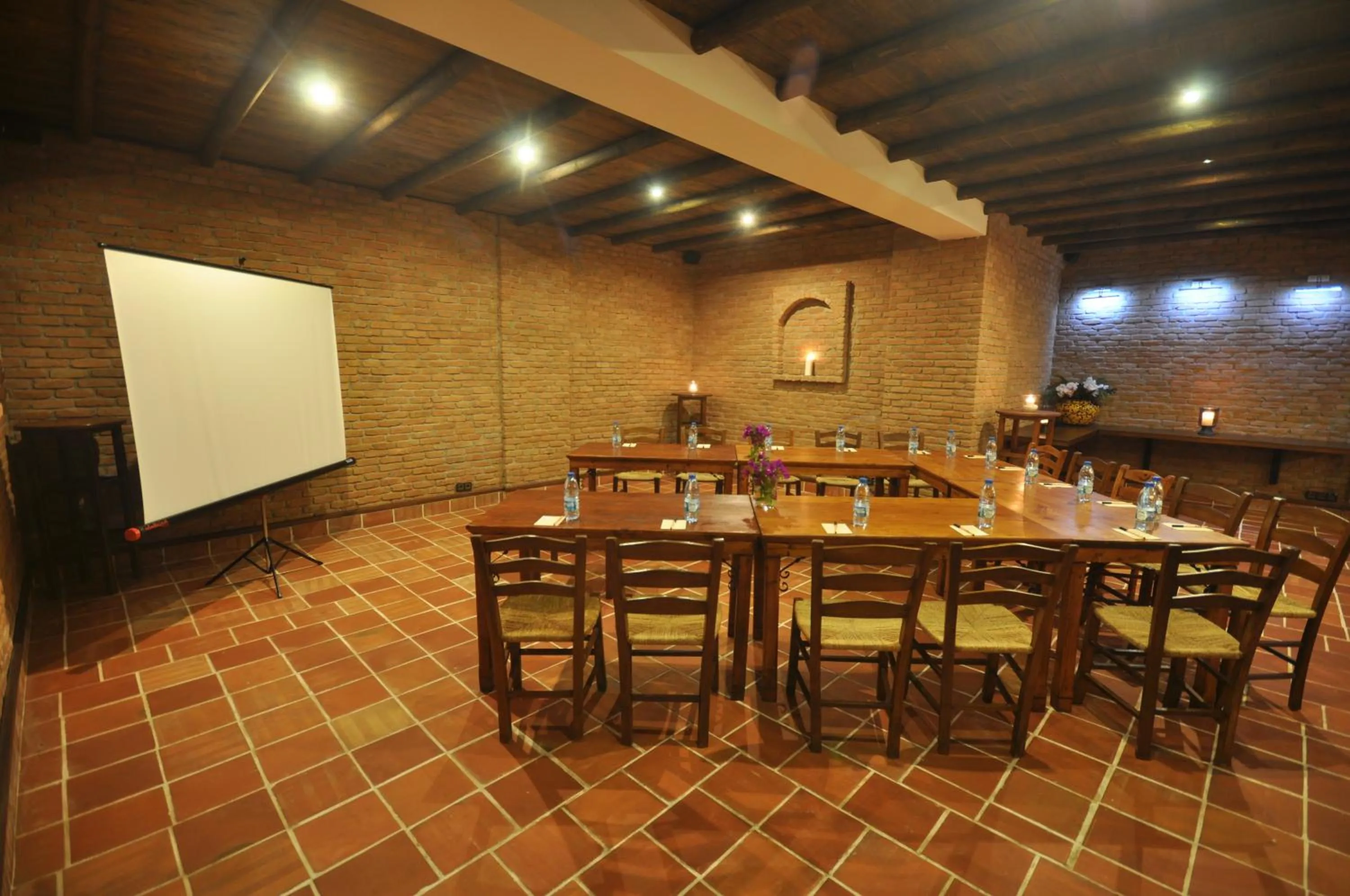 Meeting/conference room in El Vino Hotel & Suites