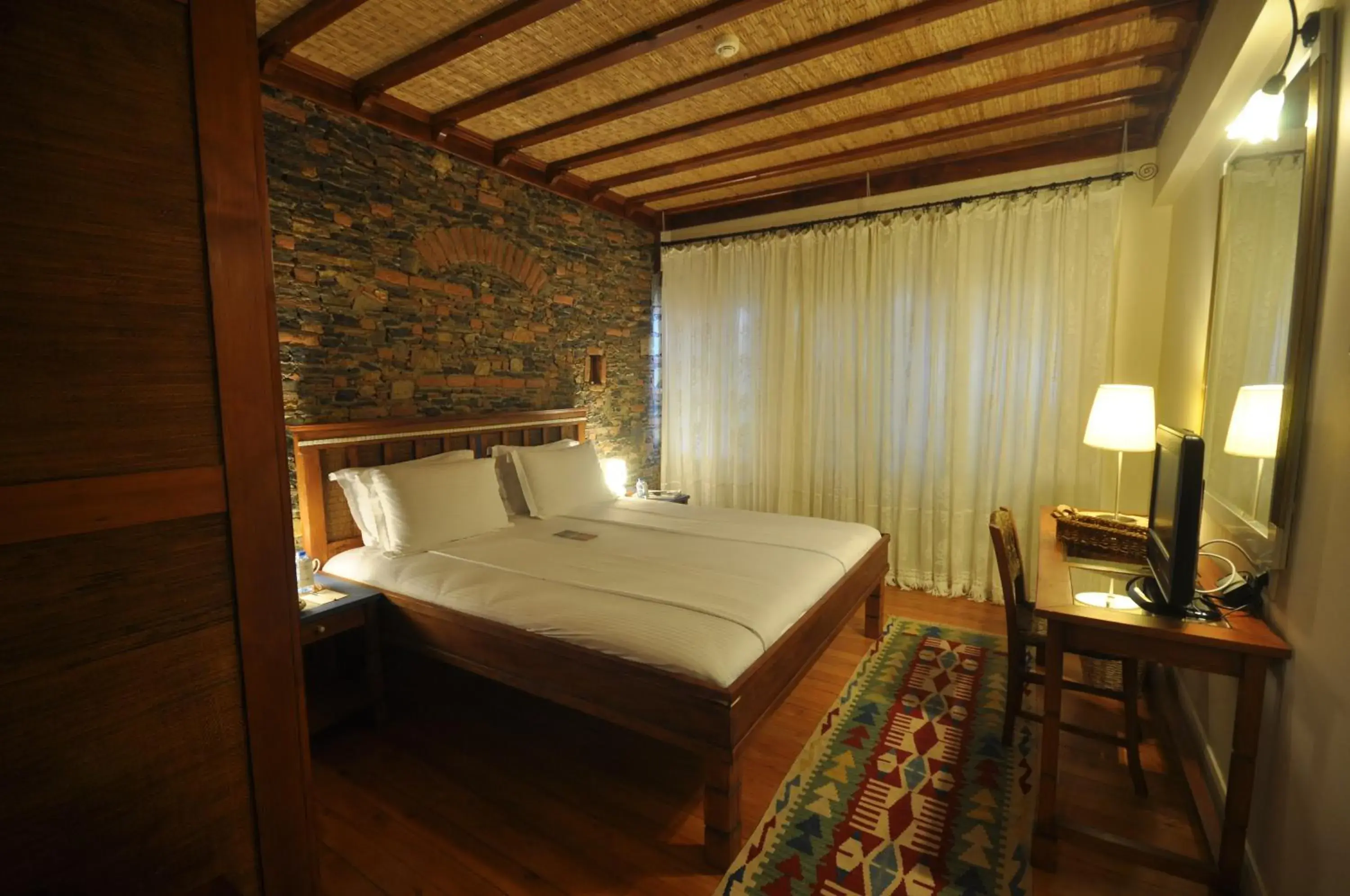 Suite with French Balcony in El Vino Hotel & Suites Suite with French Balcony in El Vino Hotel & Suites