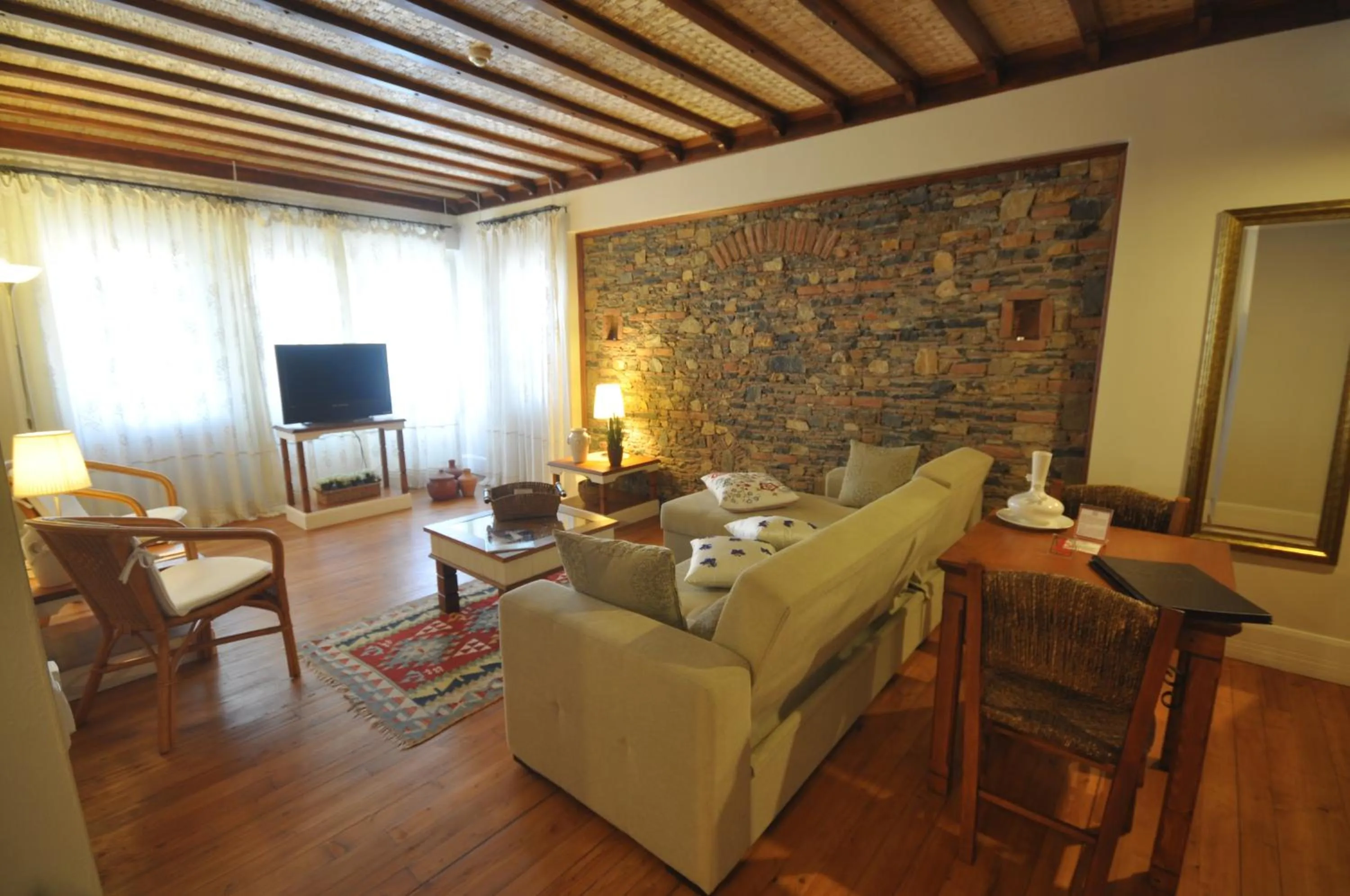 Living room in El Vino Hotel & Suites