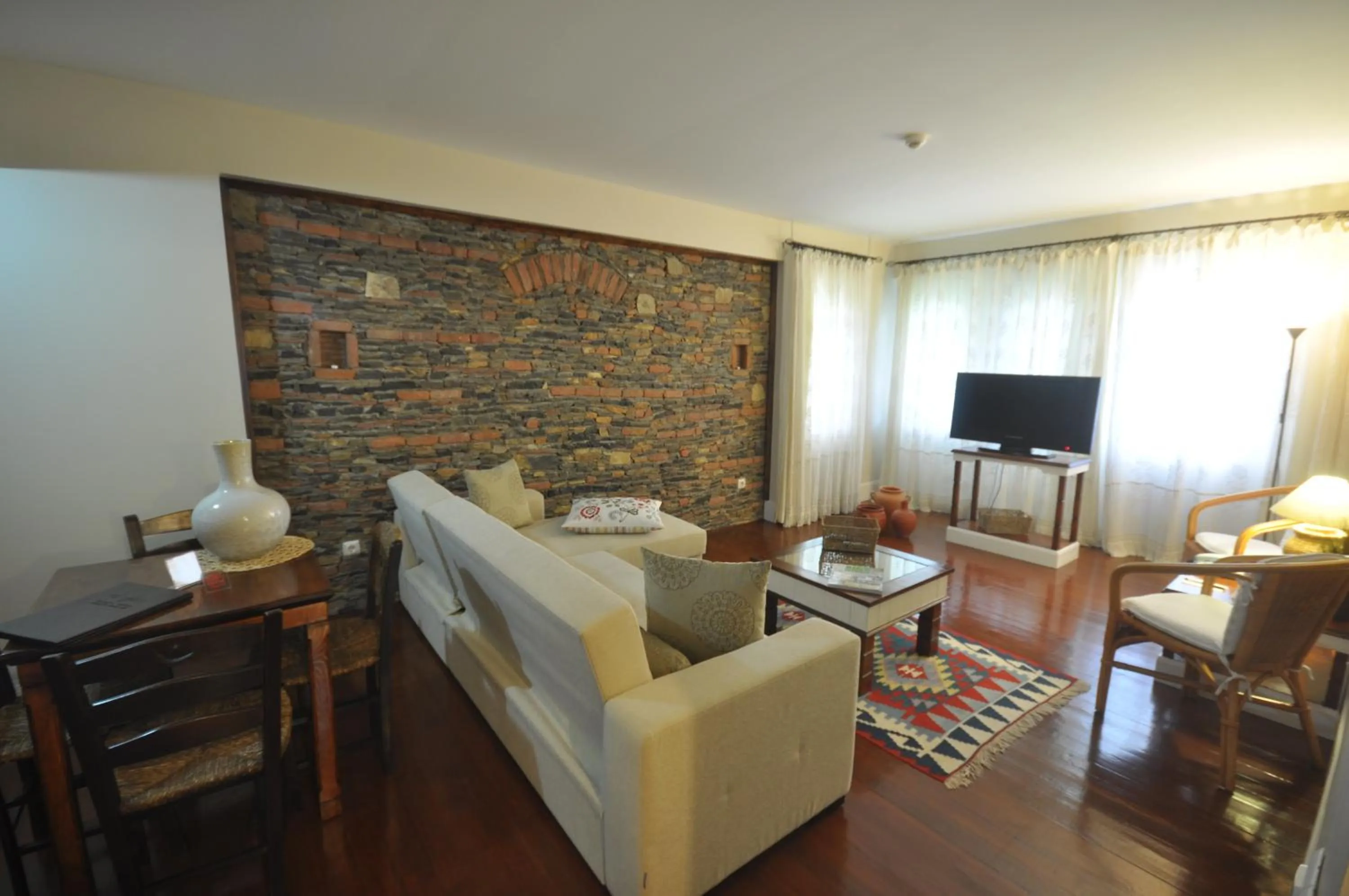 Living room in El Vino Hotel & Suites