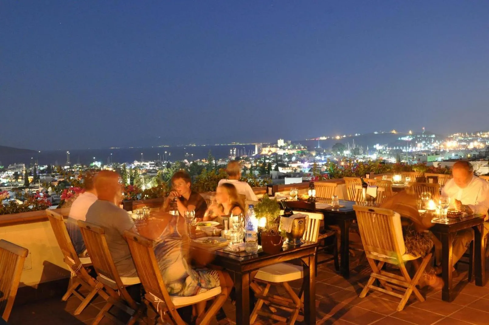 Restaurant/places to eat in El Vino Hotel & Suites