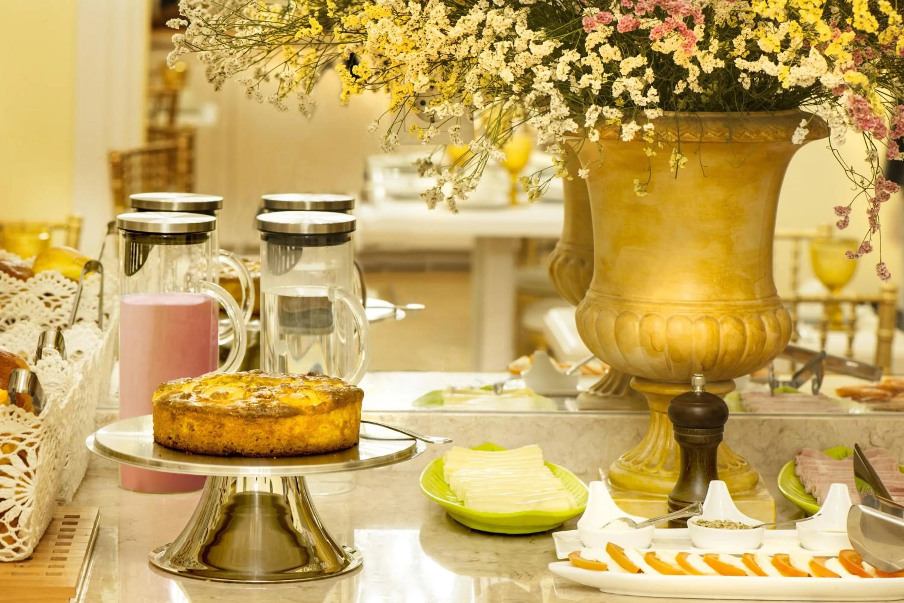 Buffet breakfast in Casa do Principe