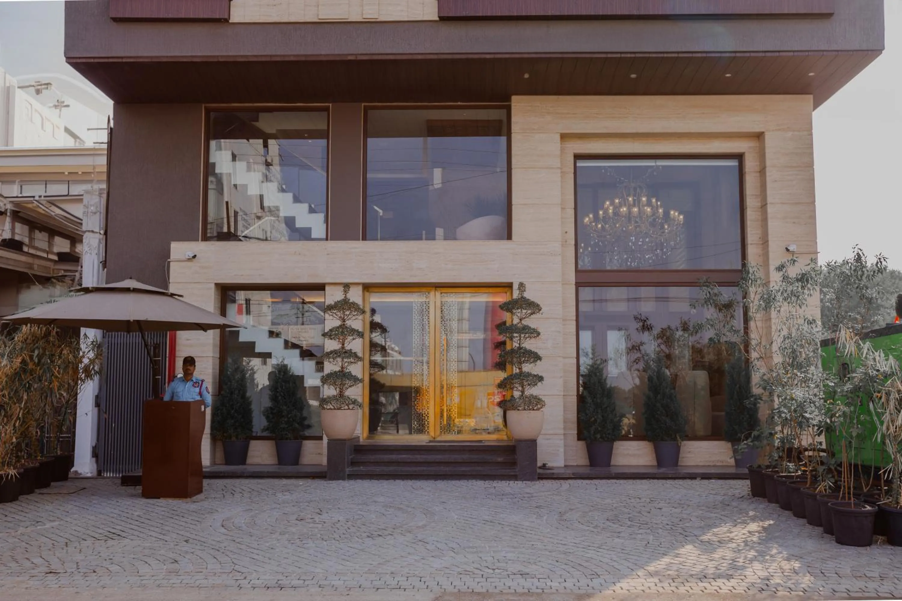 Facade/entrance in Hotel Golden Aura