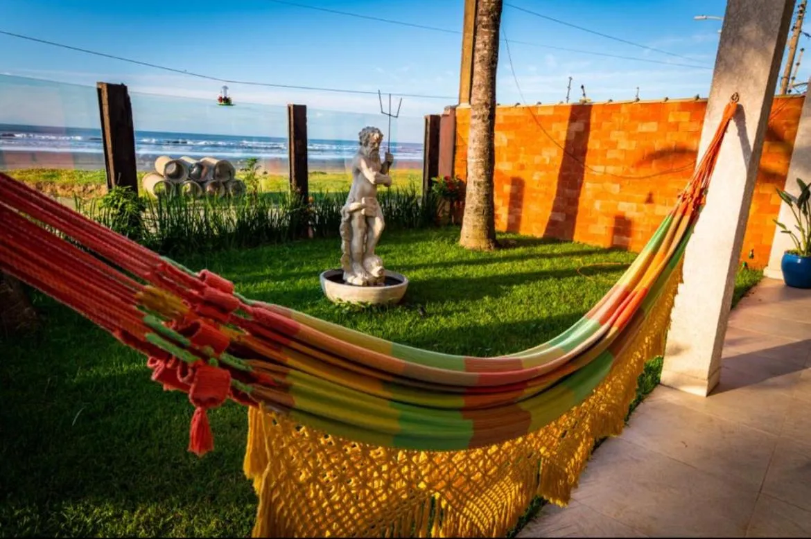 Mar Egeu Arte & Pouso