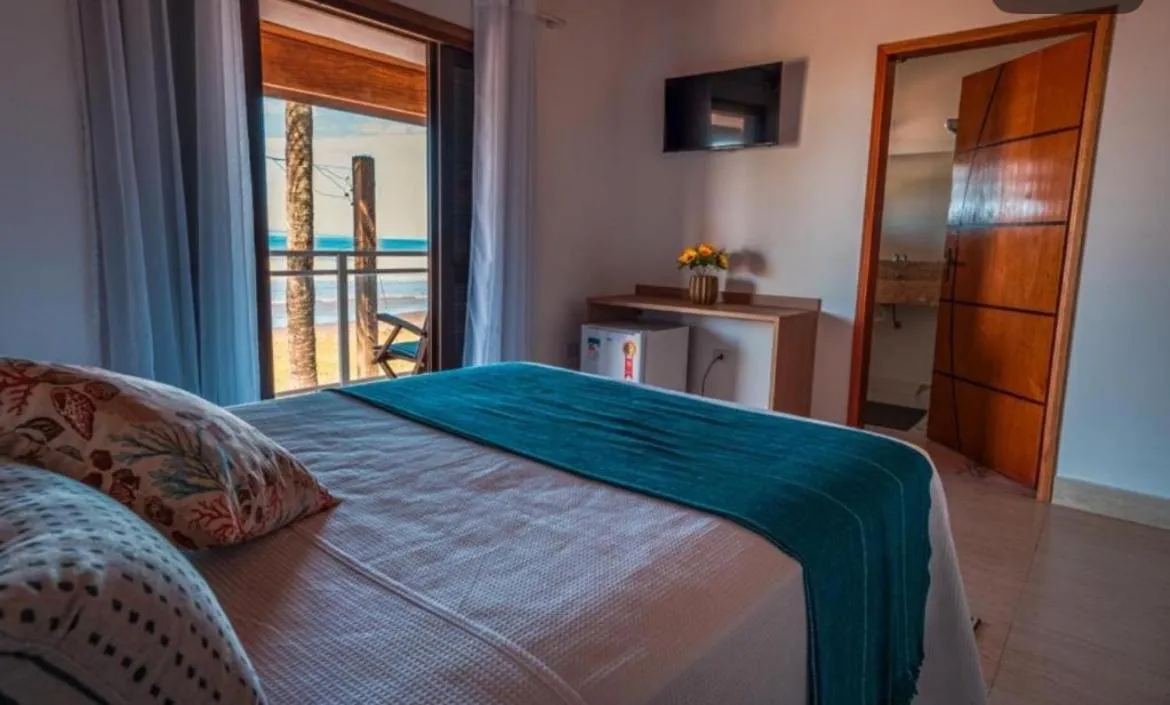 Mar Egeu Arte & Pouso