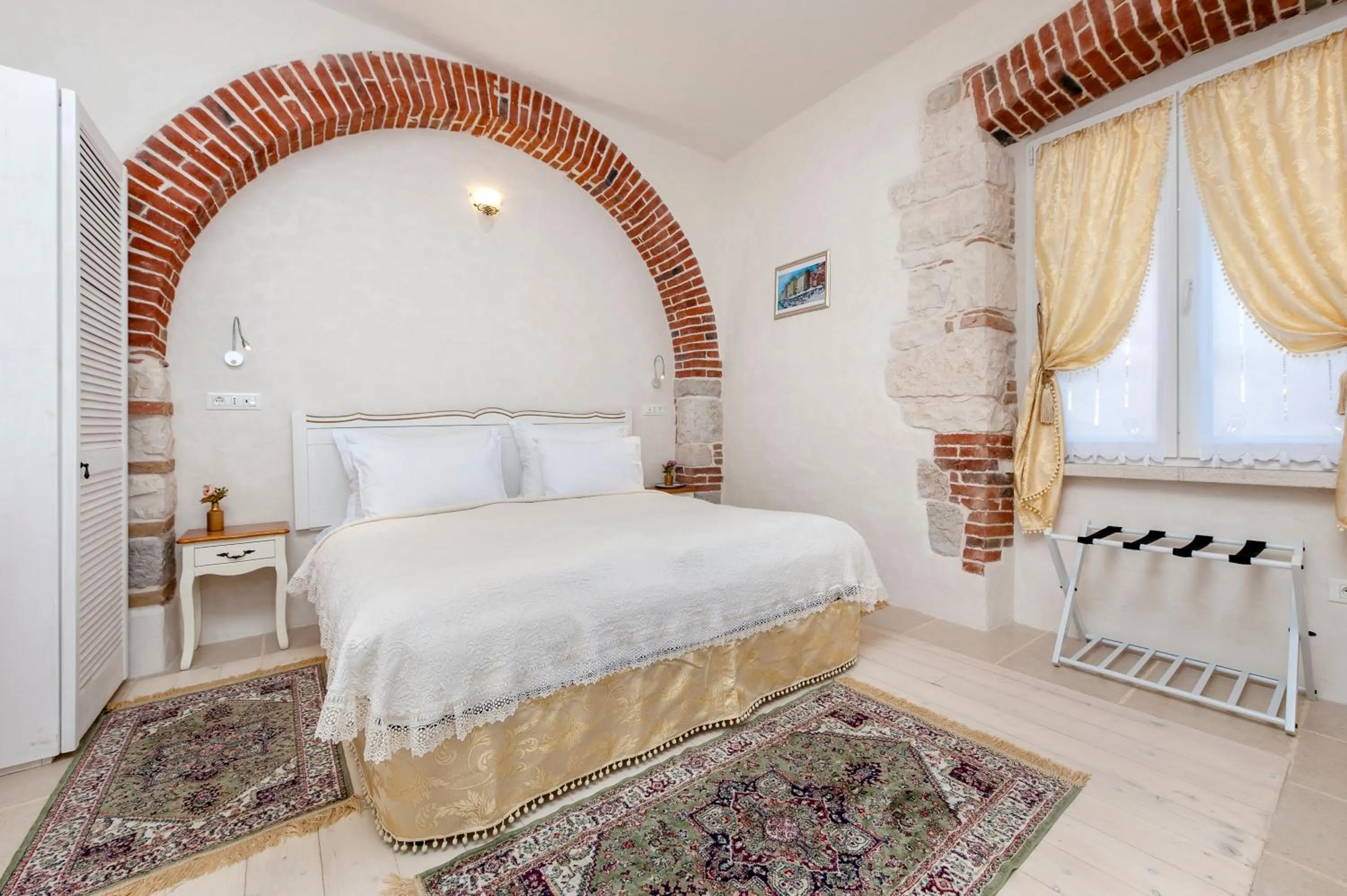 Bed in The Palace RoomS