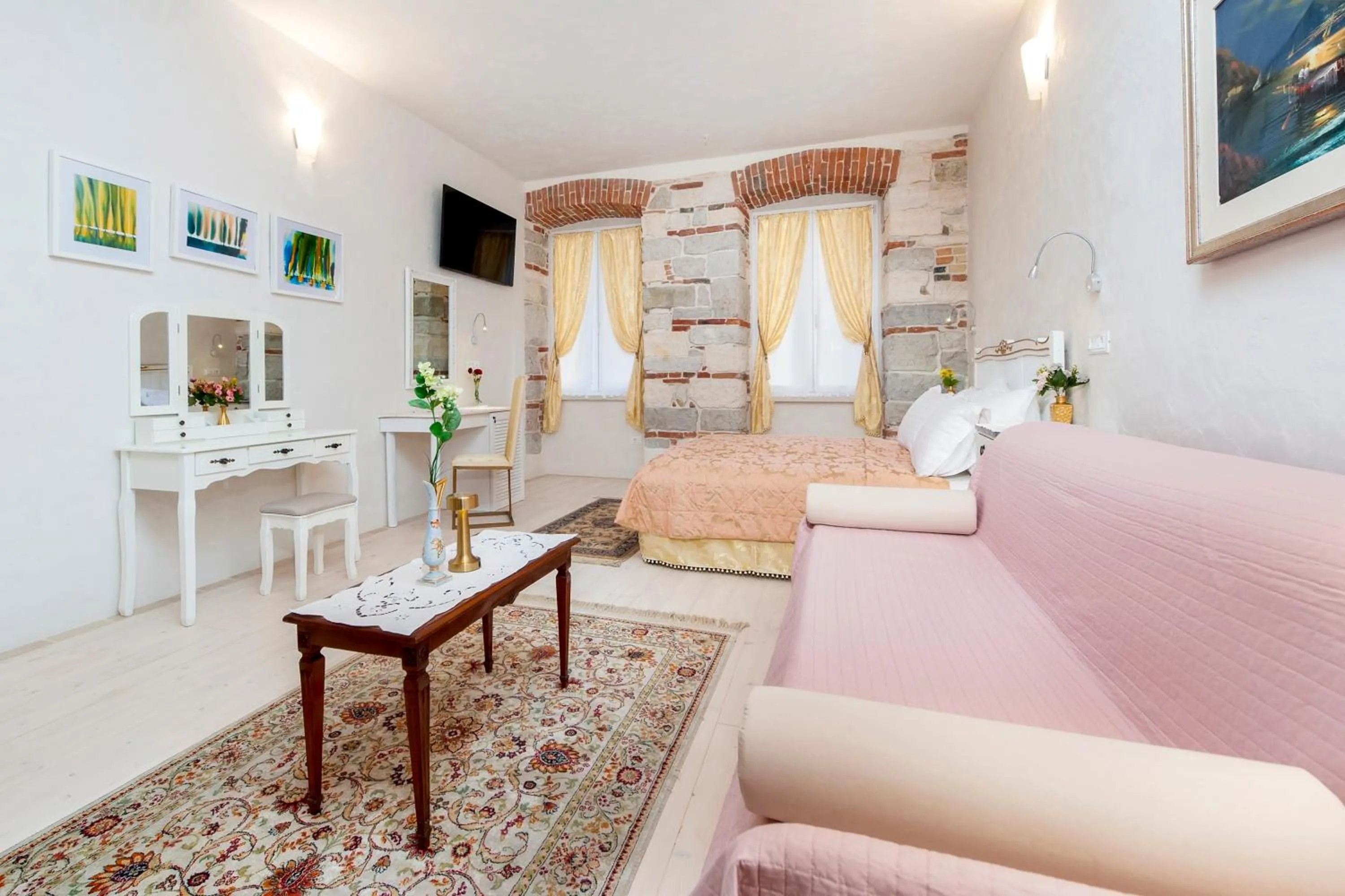 Bed in The Palace RoomS