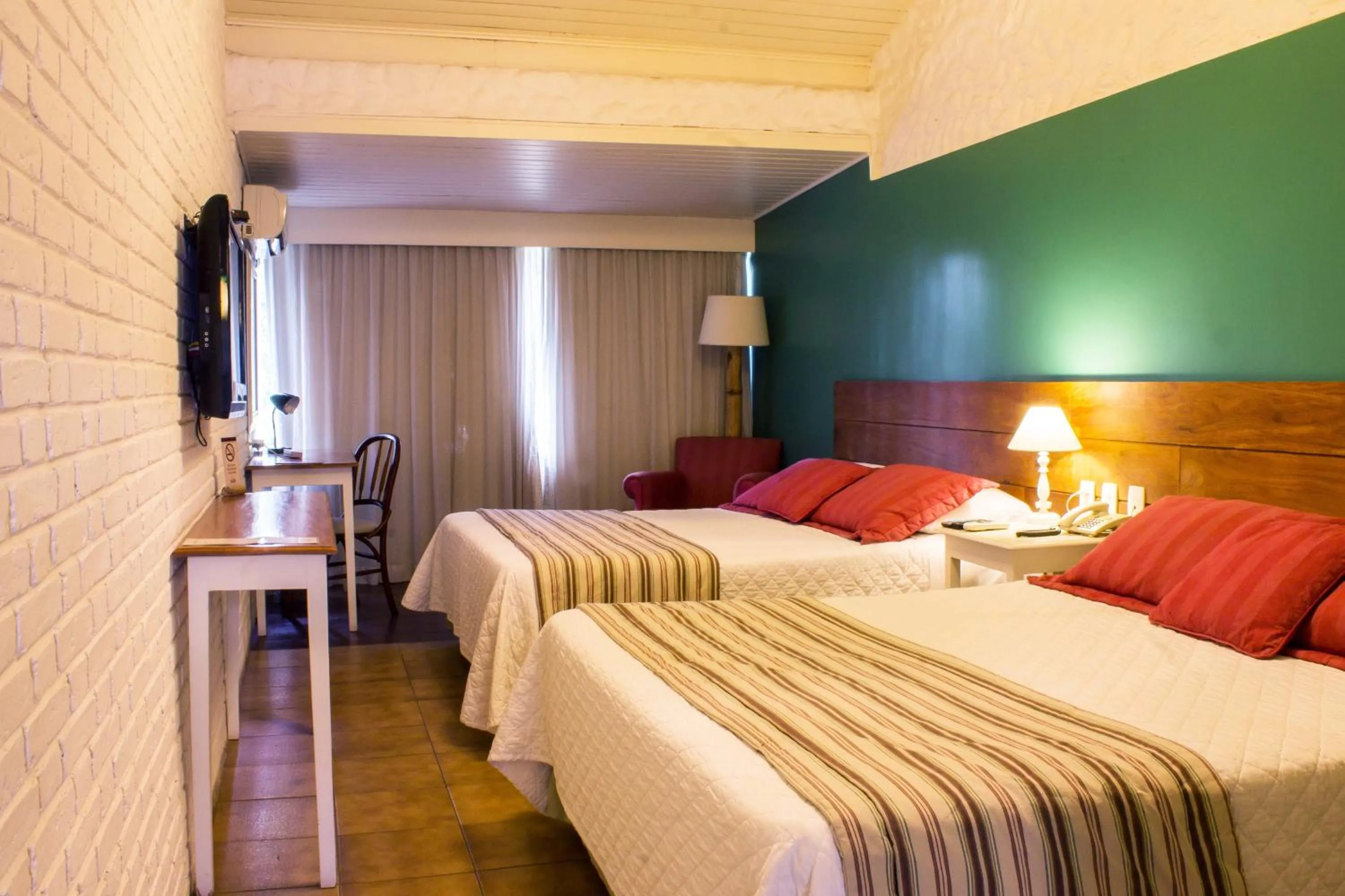 Photo of the whole room, Bed in Hotel Resort e Golfe Clube dos 500