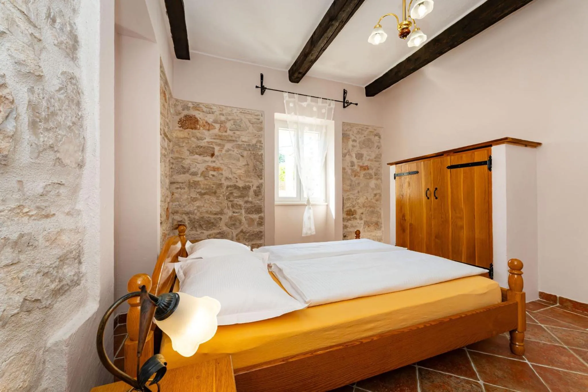 Bed in Kamena kuća Roko