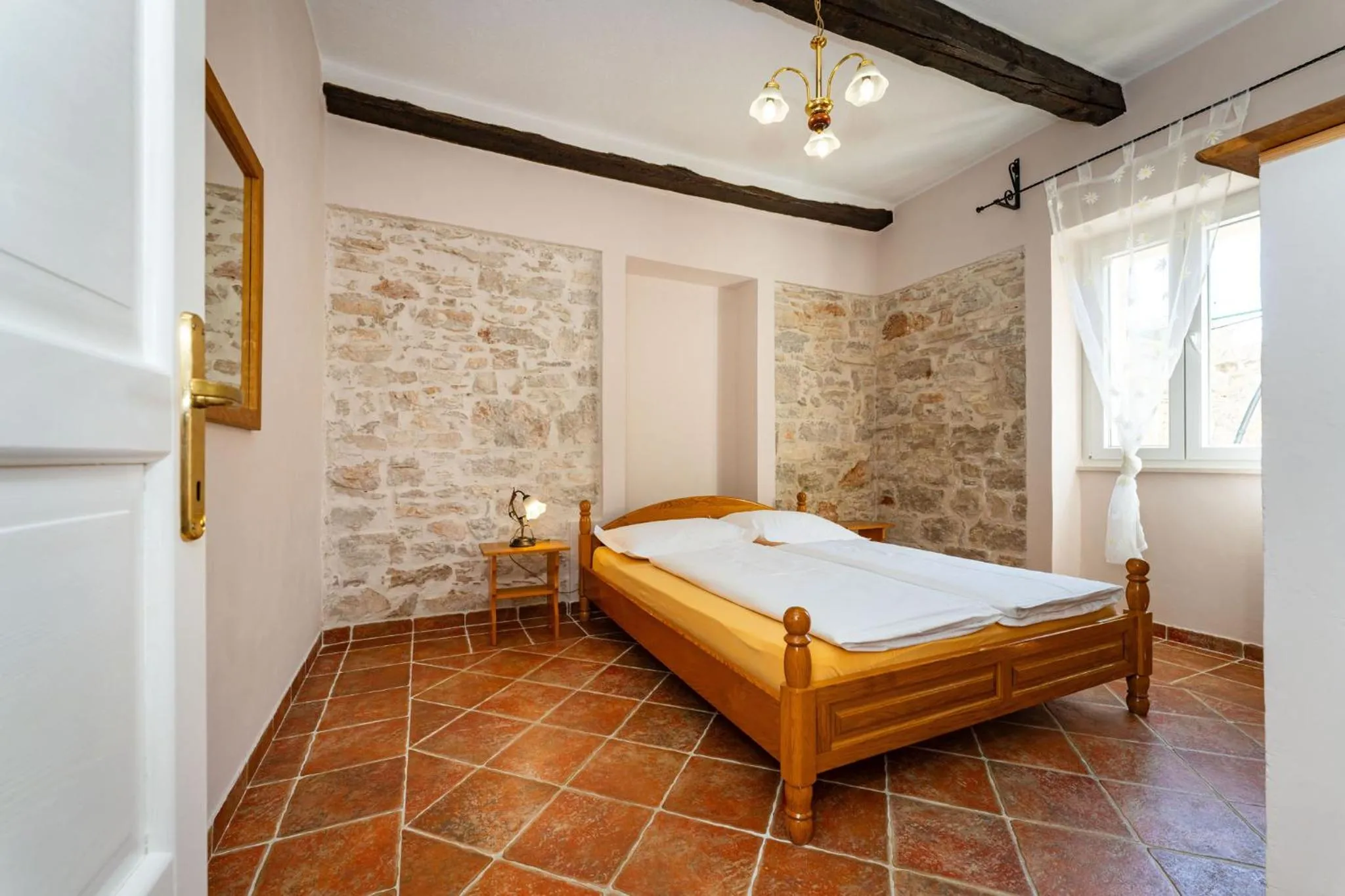 Bed in Kamena kuća Roko