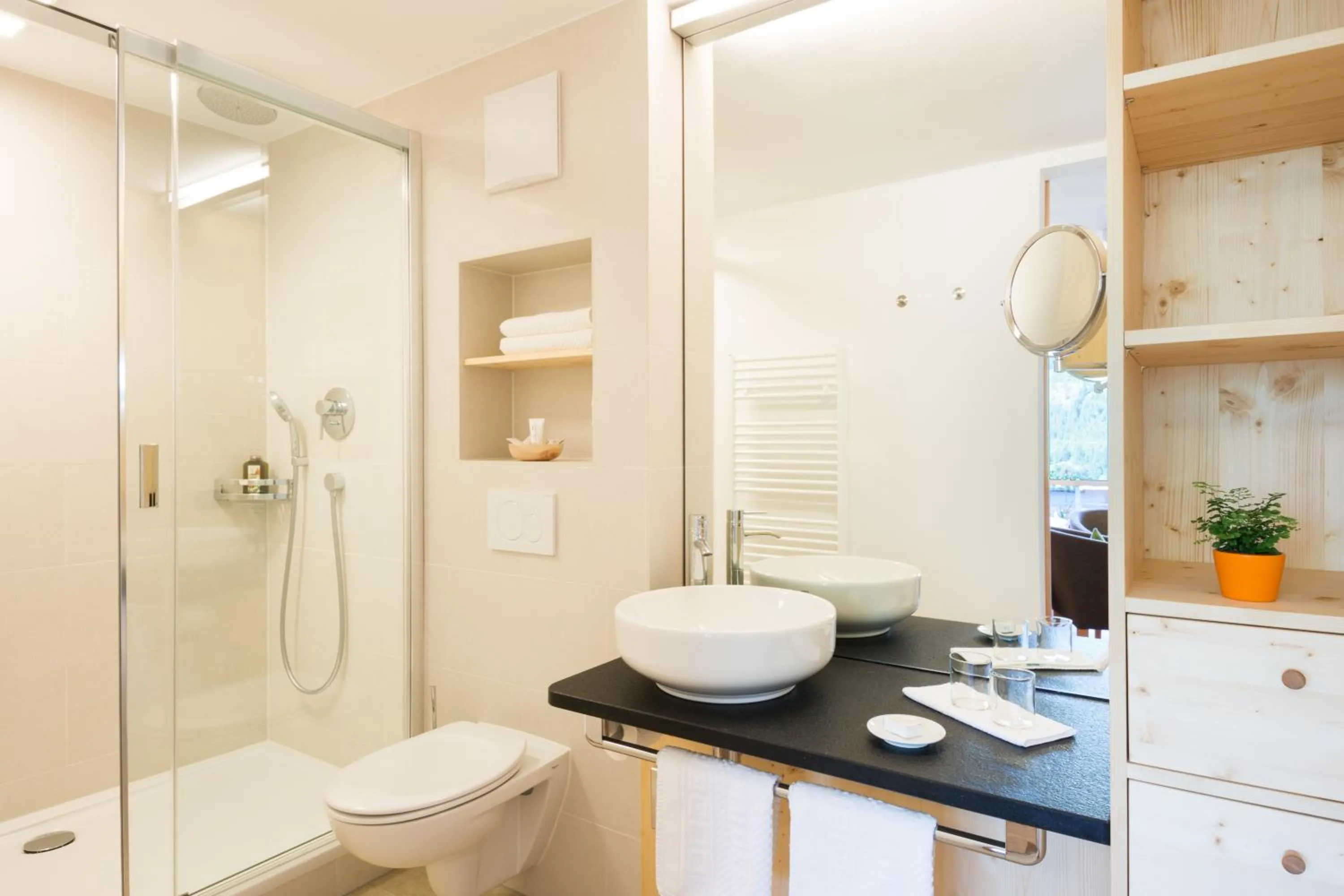 Bathroom in Biohotel Mattlihüs