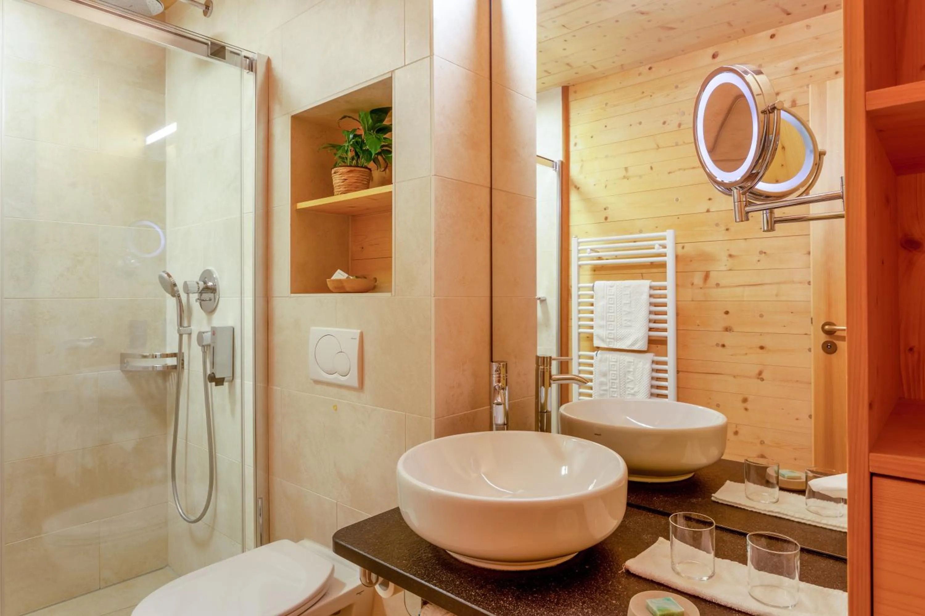 Bathroom in Biohotel Mattlihüs