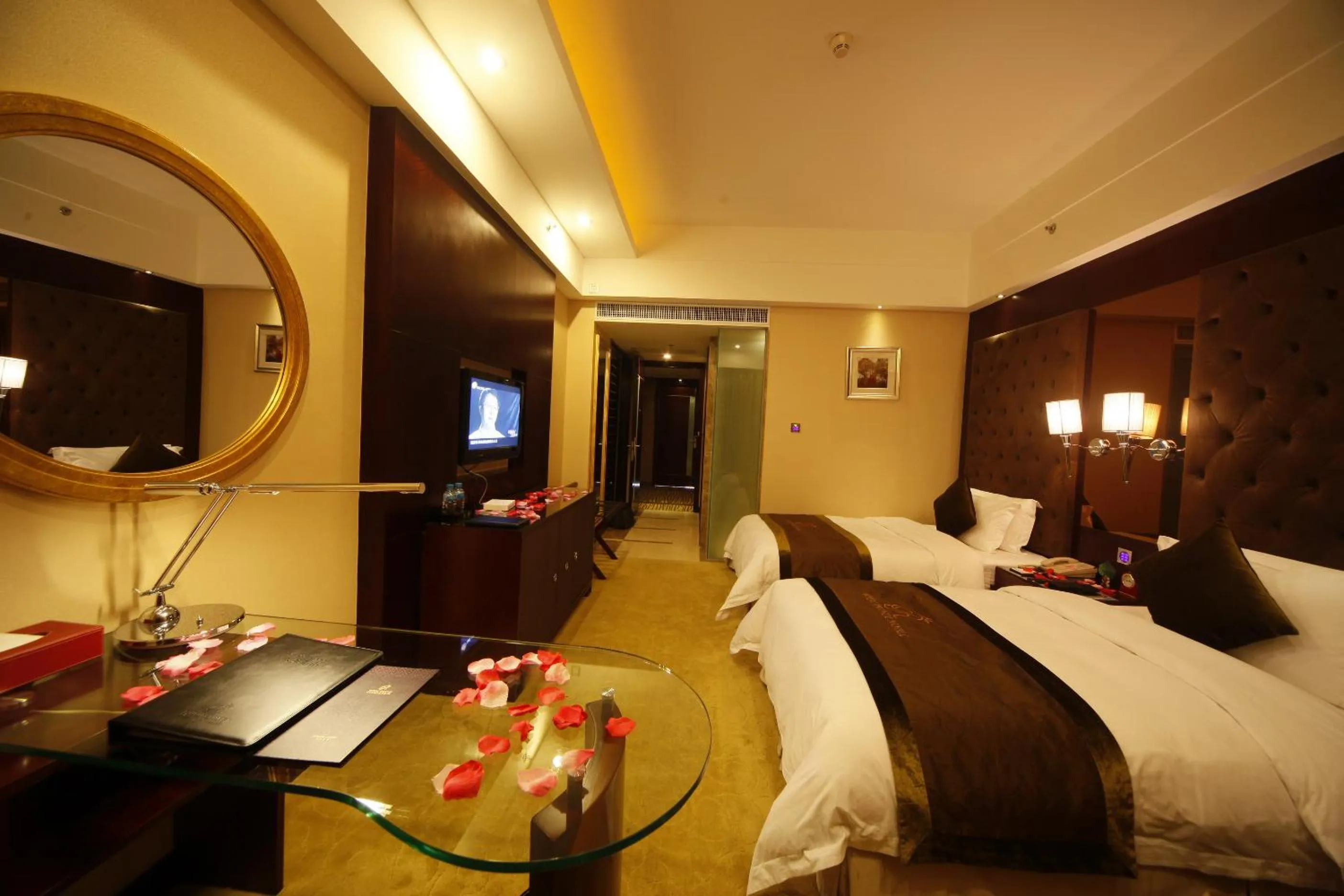 Bed in Foshan Royal Prince Hotel