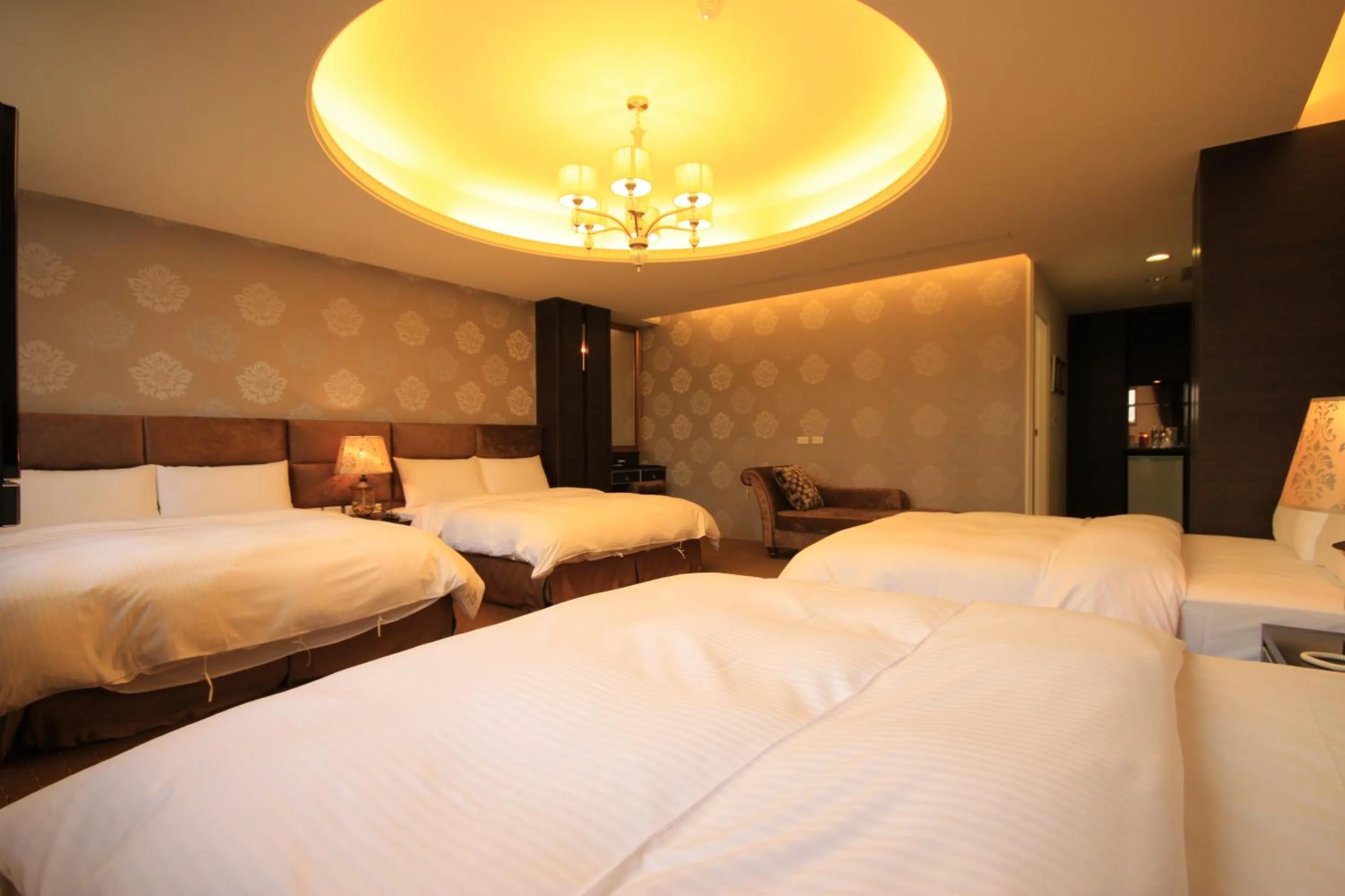 Bed in Mountain Fish Water Hotel