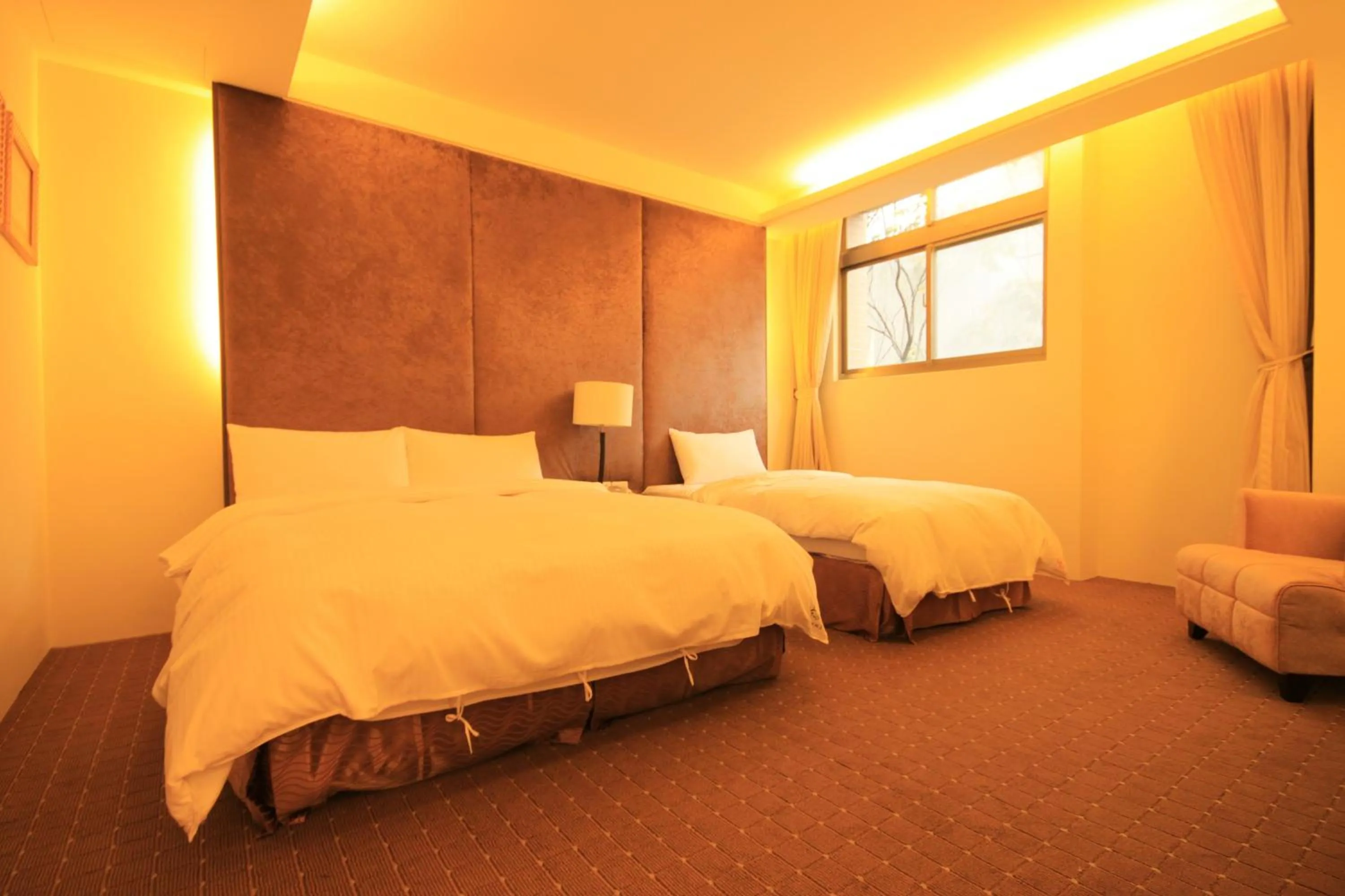 Photo of the whole room, Bed in Mountain Fish Water Hotel