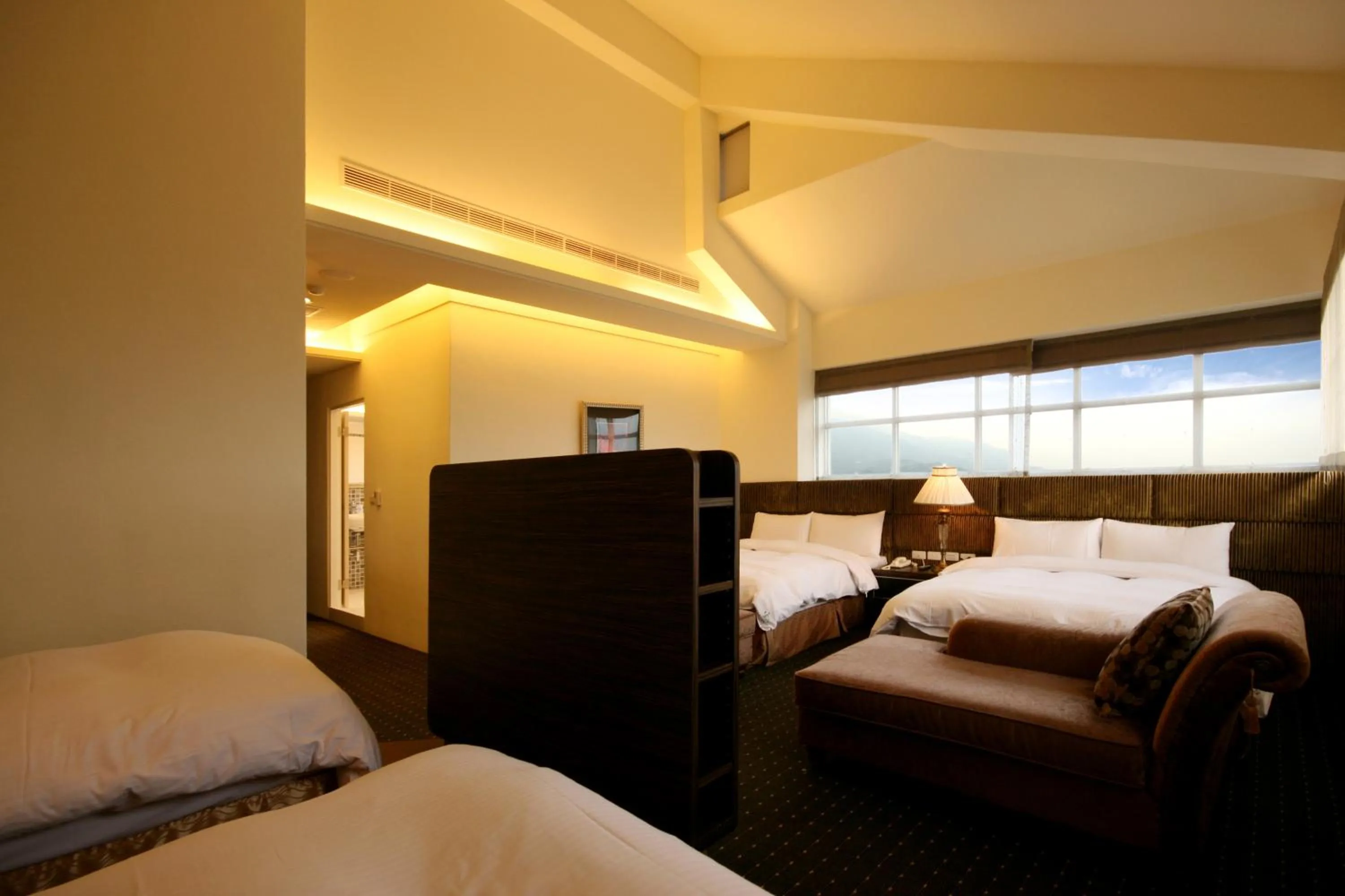 Photo of the whole room, Bed in Mountain Fish Water Hotel