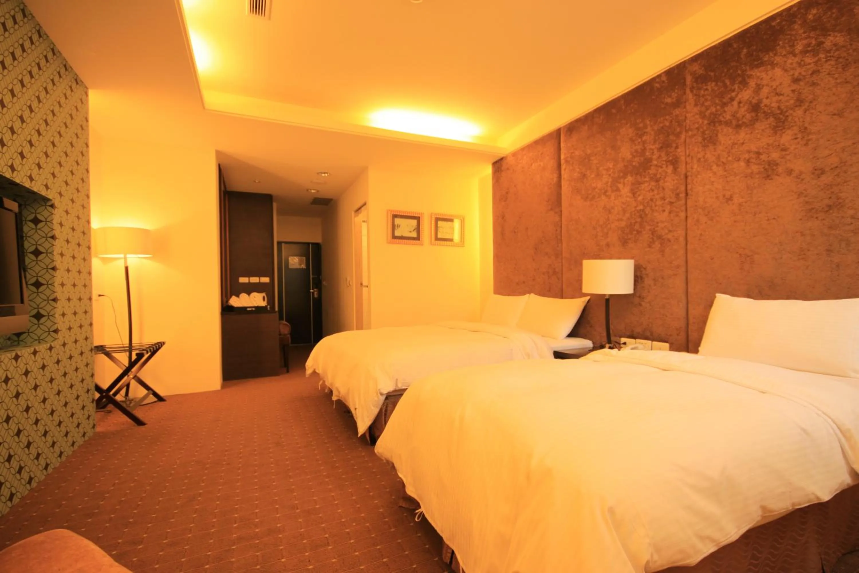 Photo of the whole room, Bed in Mountain Fish Water Hotel