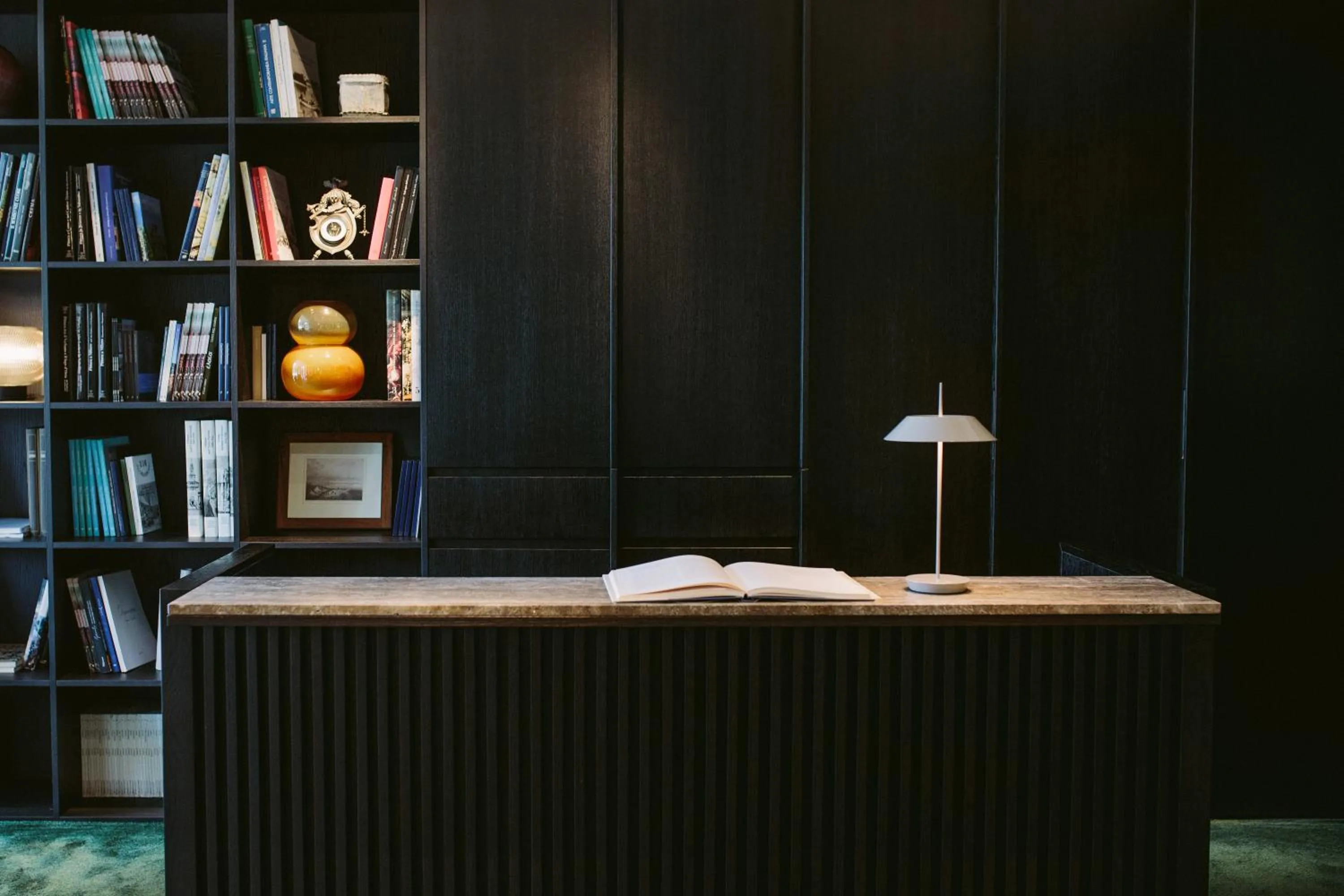 Library in Hotel Piccola Vela