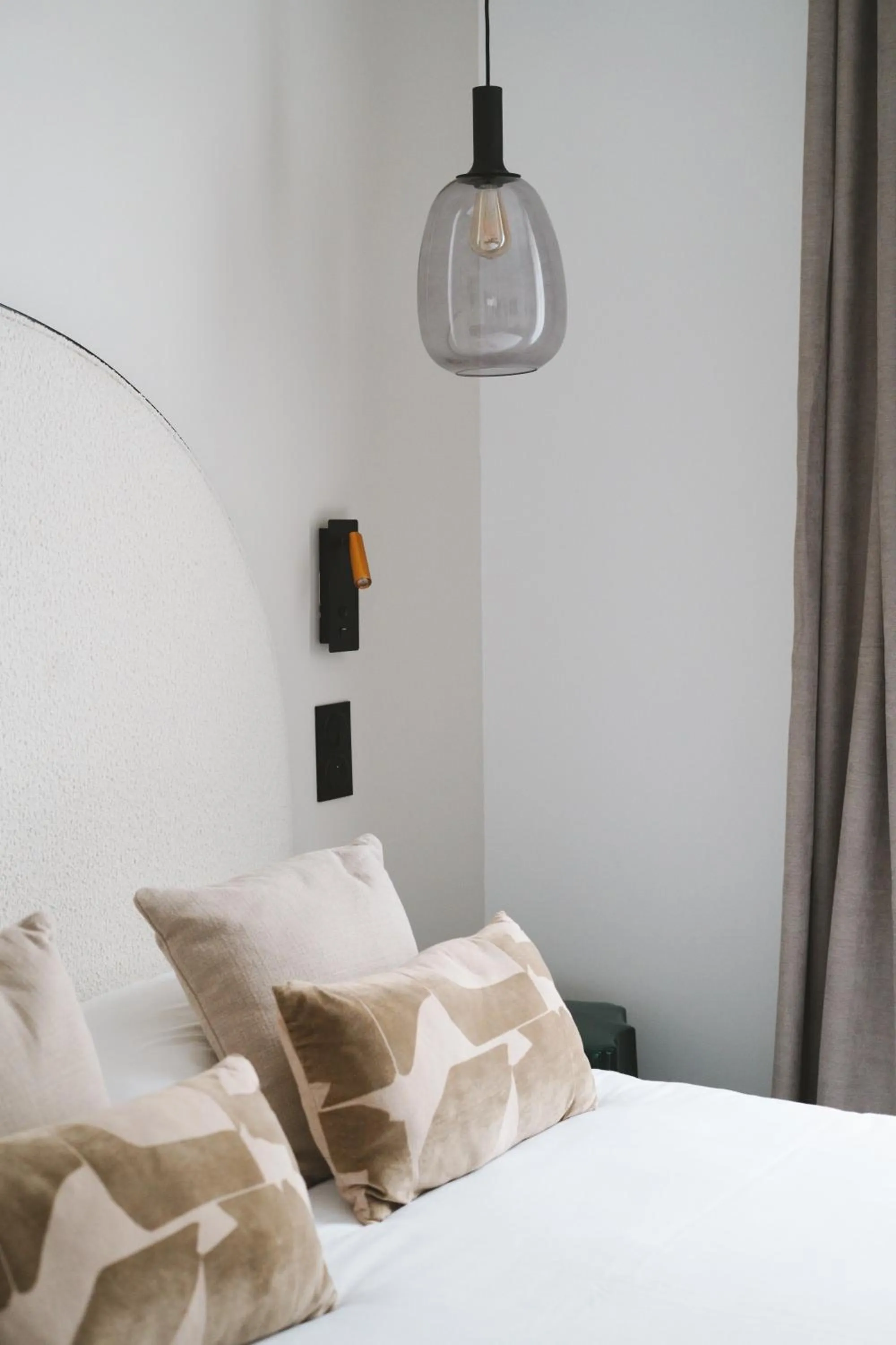 Decorative detail, Bed in Hôtel des Beaux Arts