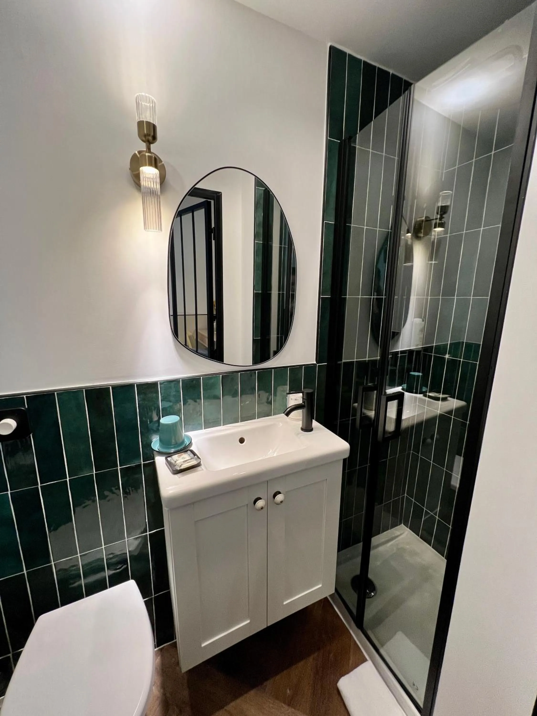 Bathroom in Hôtel des Beaux Arts