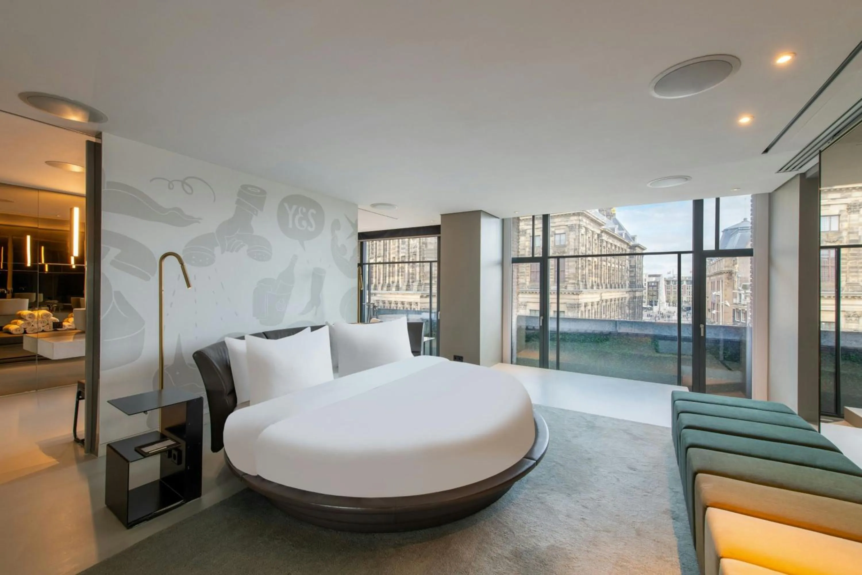 Photo of the whole room, Bed in W Amsterdam