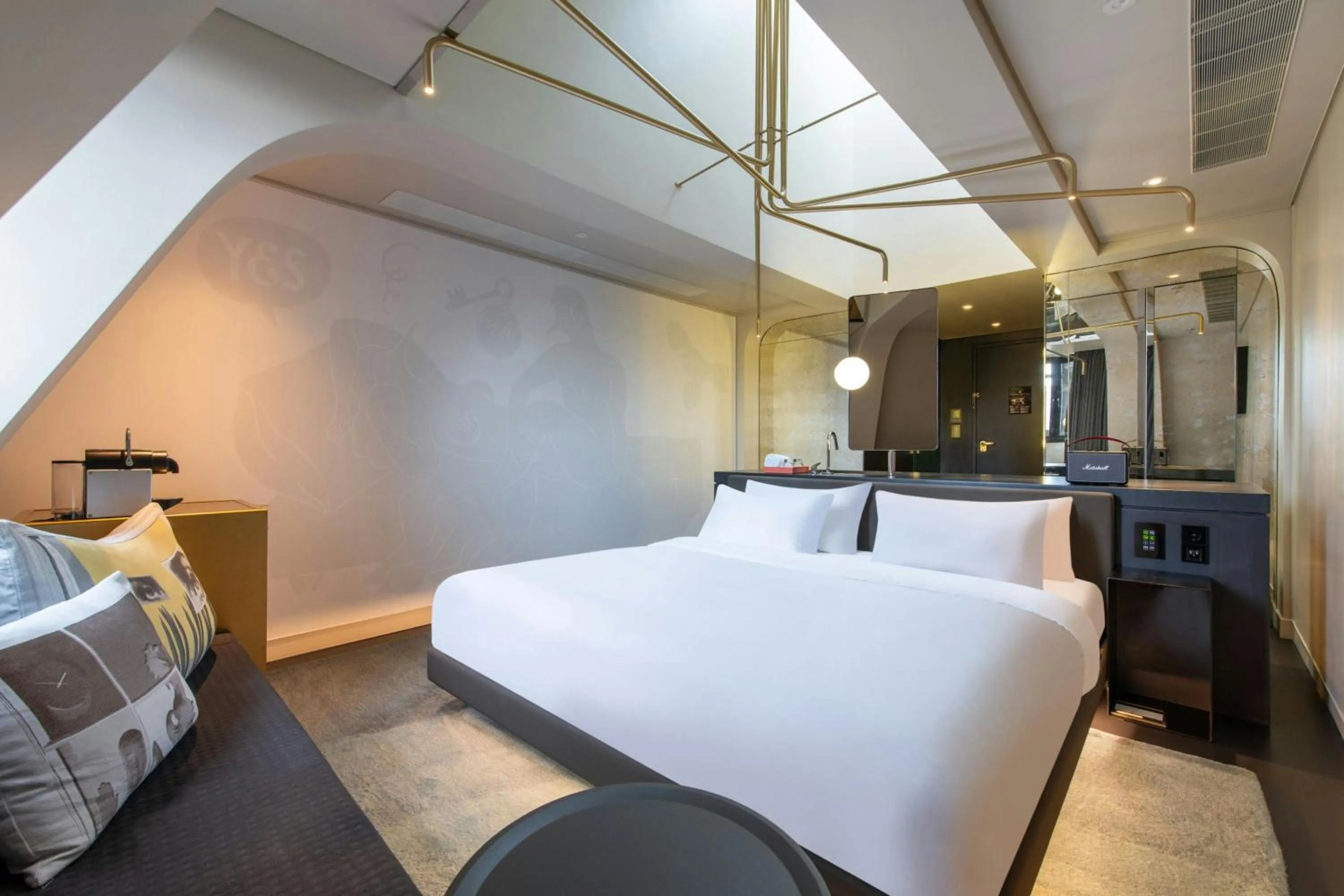 Photo of the whole room, Bed in W Amsterdam