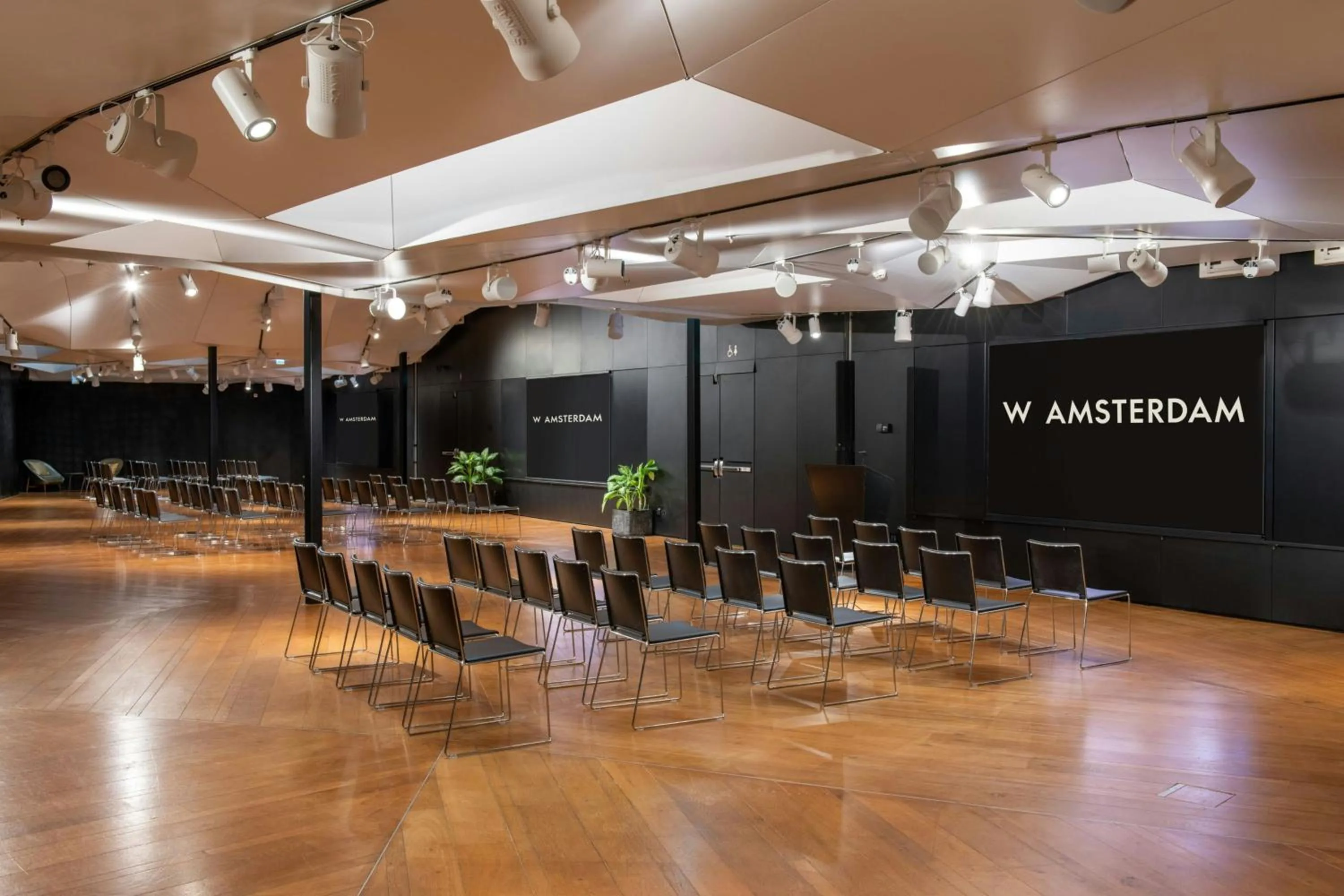 Meeting/conference room in W Amsterdam