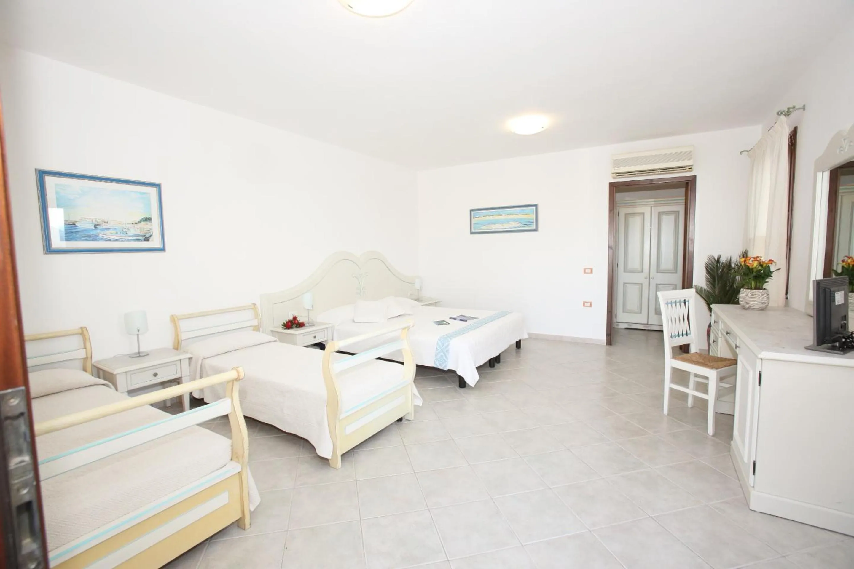 Photo of the whole room, Bed in Hotel Genna 'e Masoni