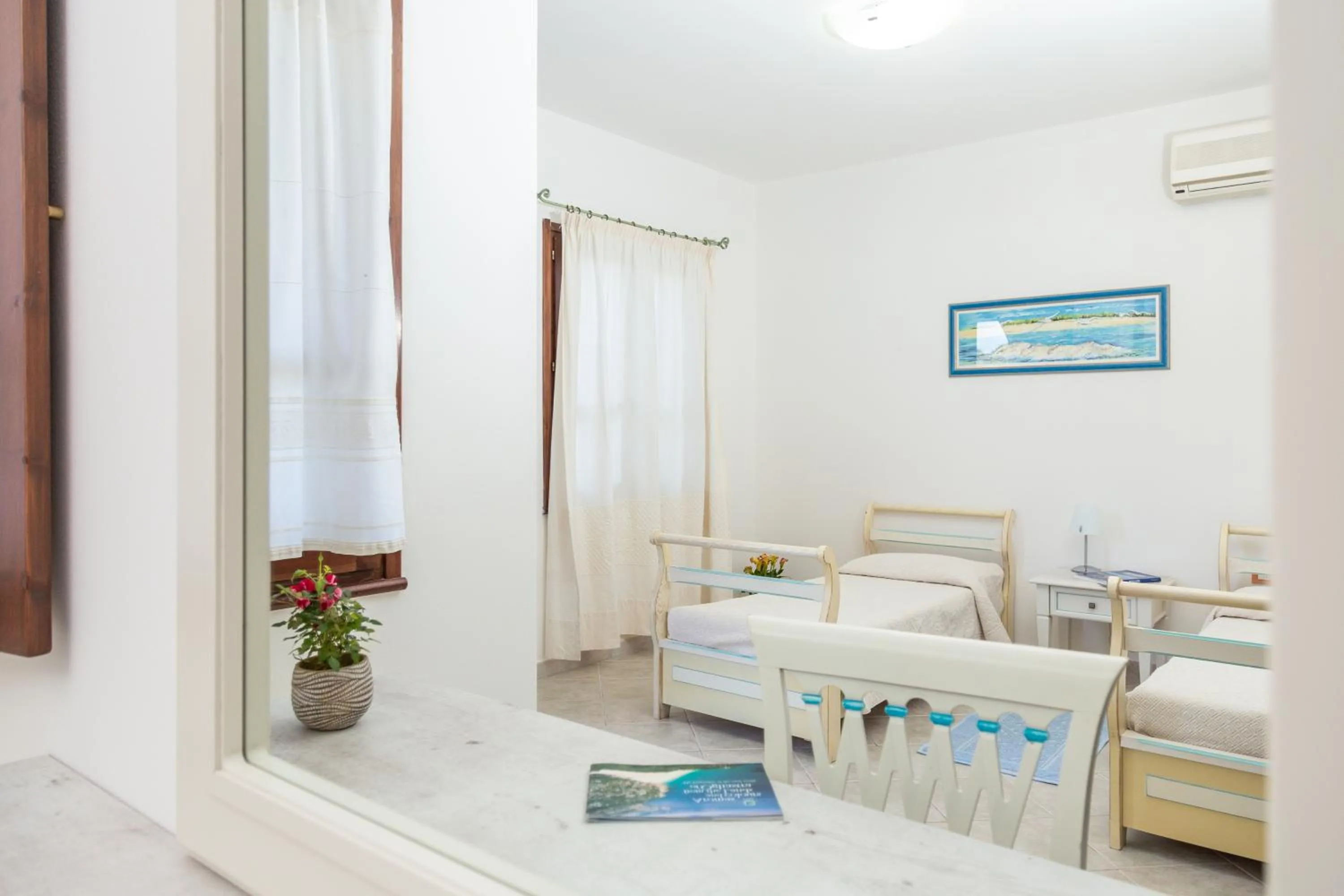 Photo of the whole room in Hotel Genna 'e Masoni